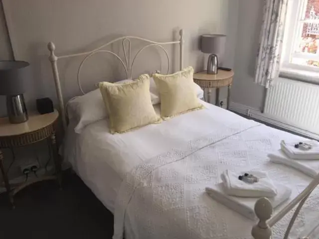 Budget Double Room in The Lamb Inn