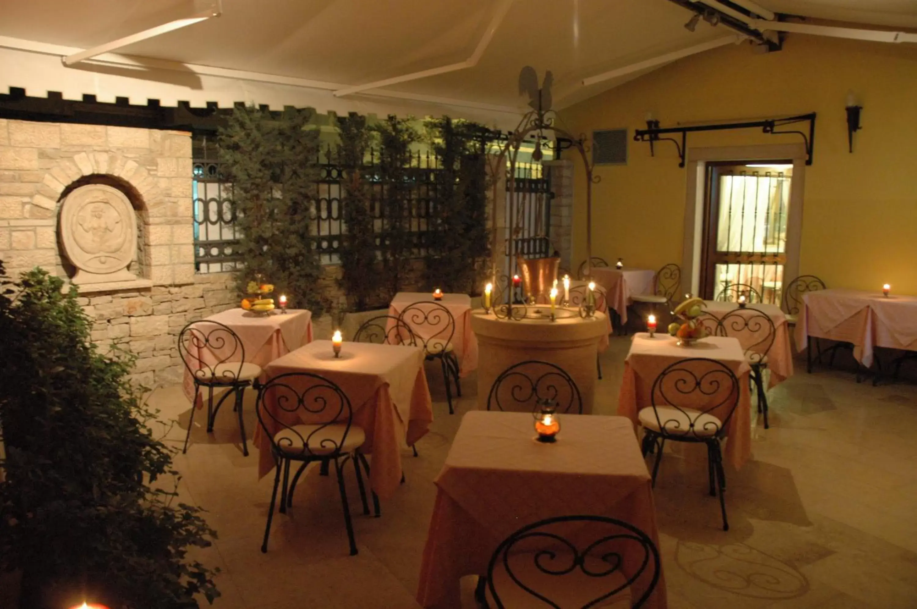 Balcony/Terrace, Restaurant/Places to Eat in Villetta Phasiana