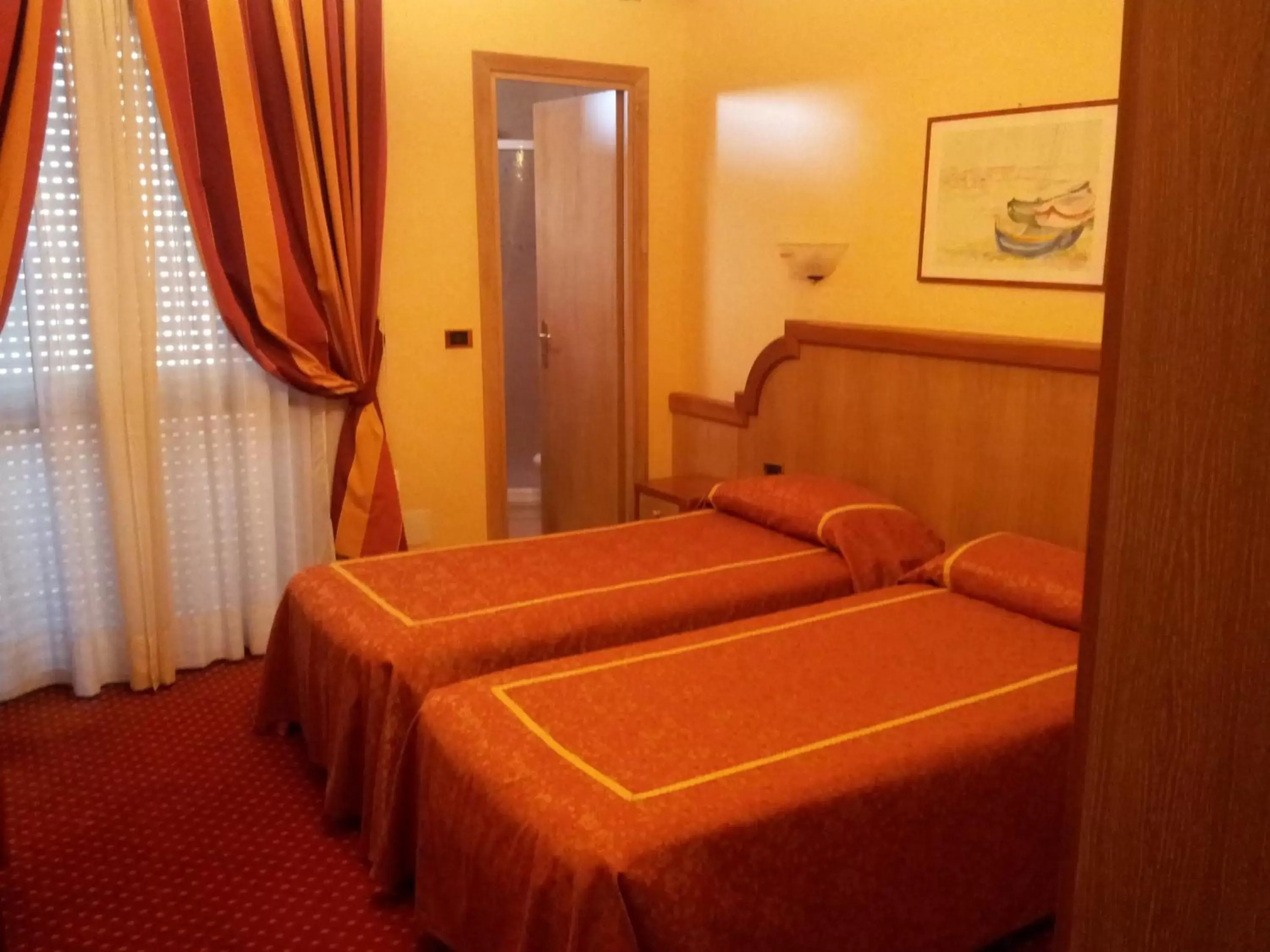 Bedroom, Bed in Hotel Promenade