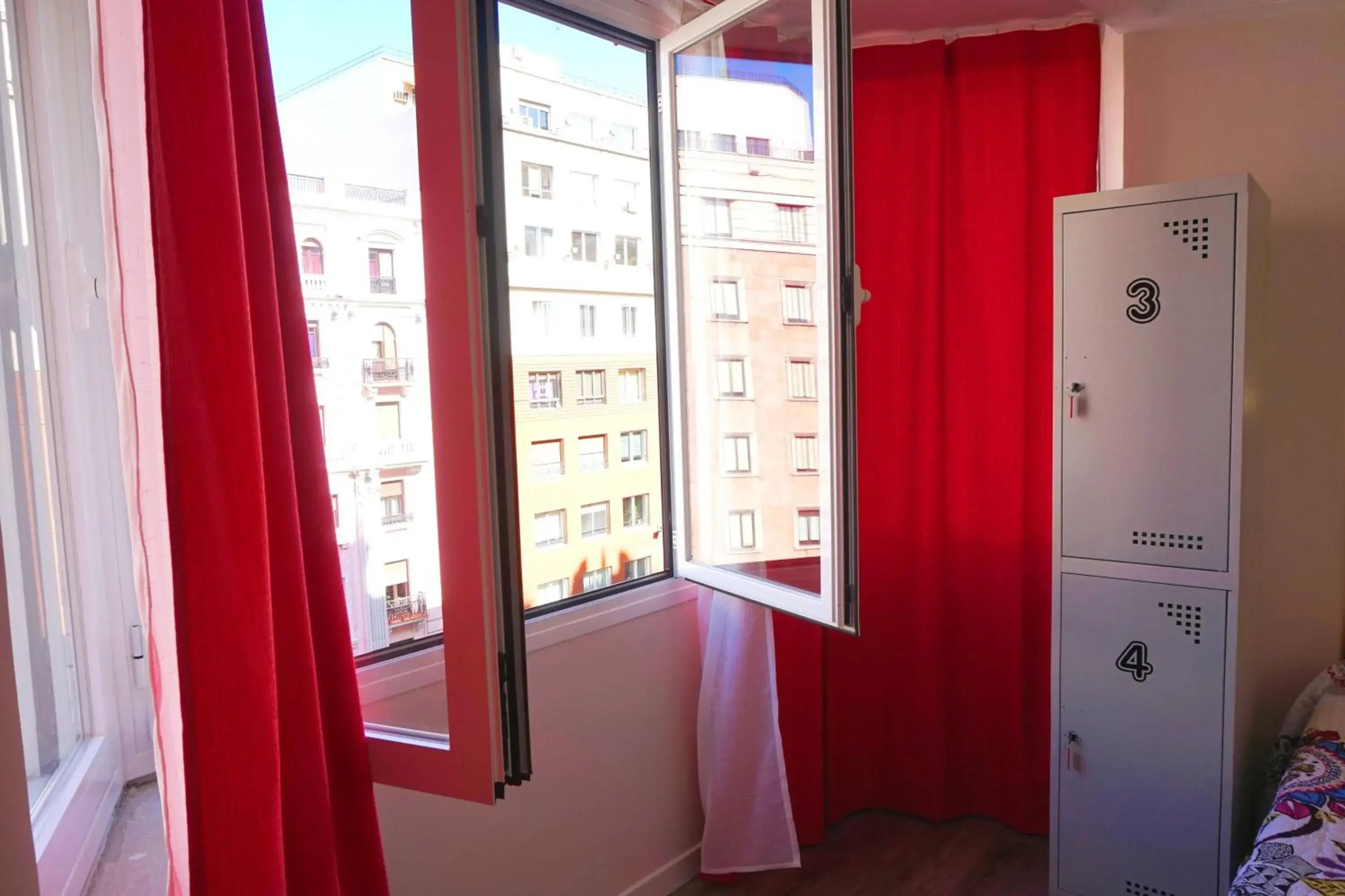 Twin Room with Shared Bathroom in Hostel Muchomadrid