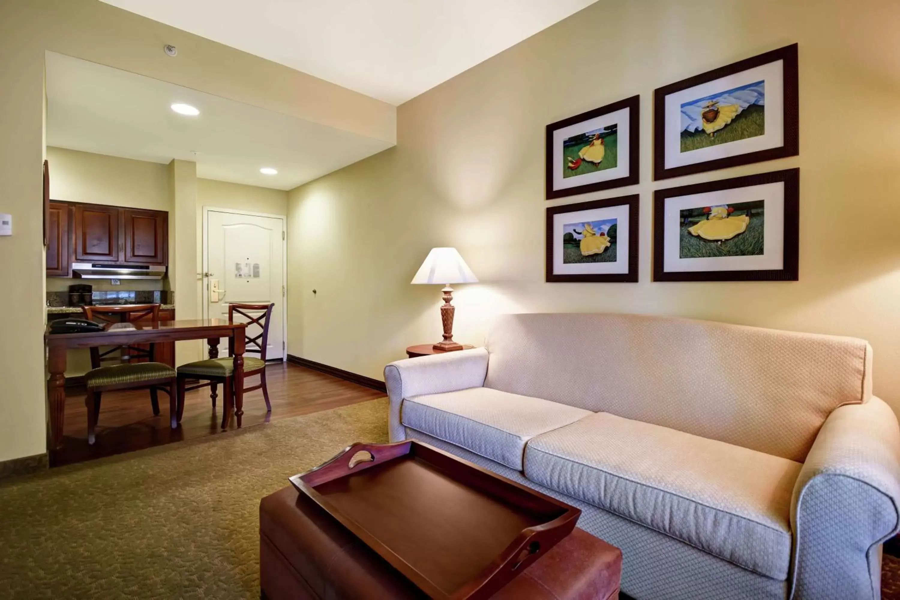 Living room, Seating Area in Homewood Suites by Hilton Charleston Airport/Convention Center