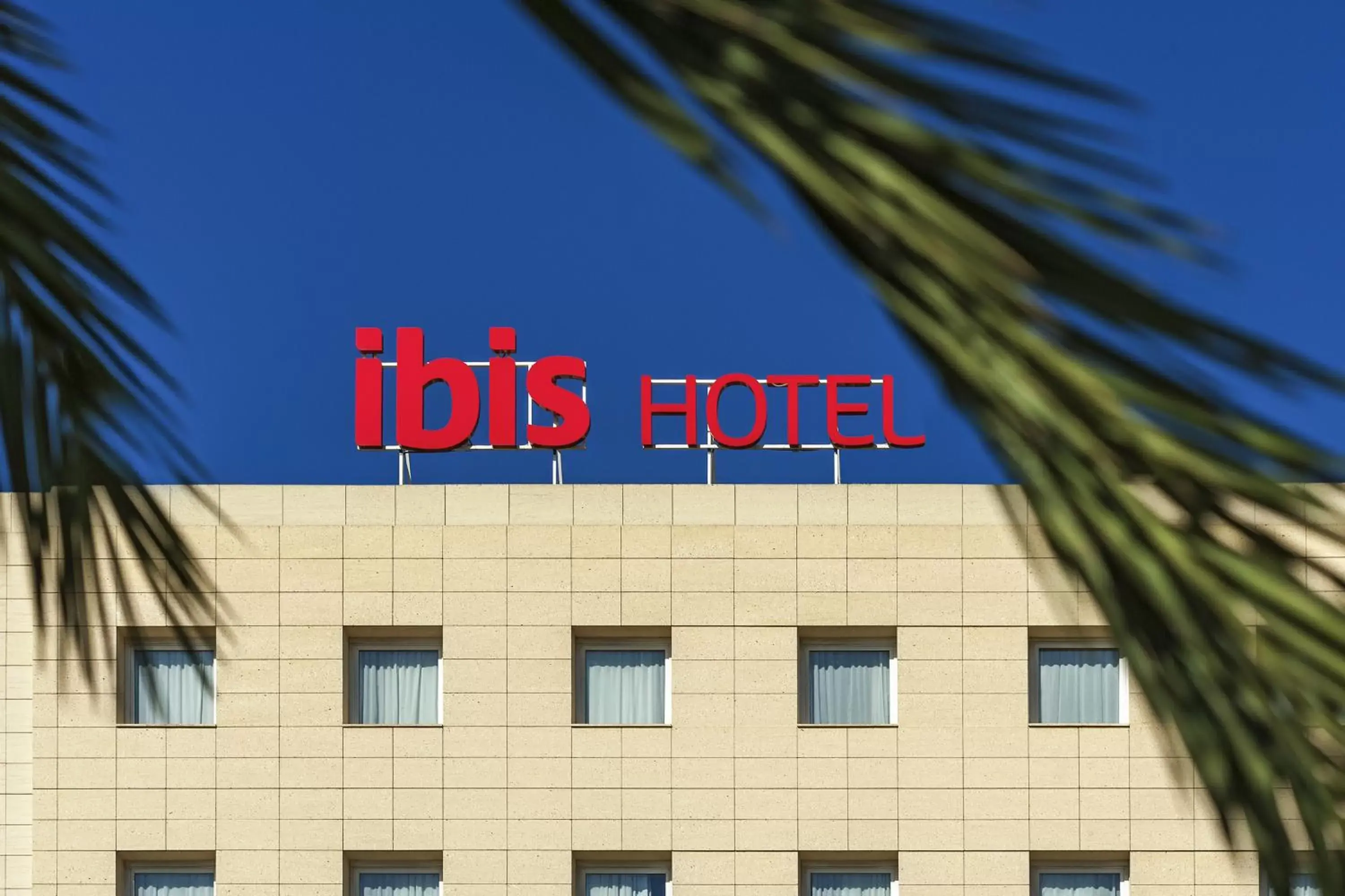 Property logo or sign in Ibis Elche