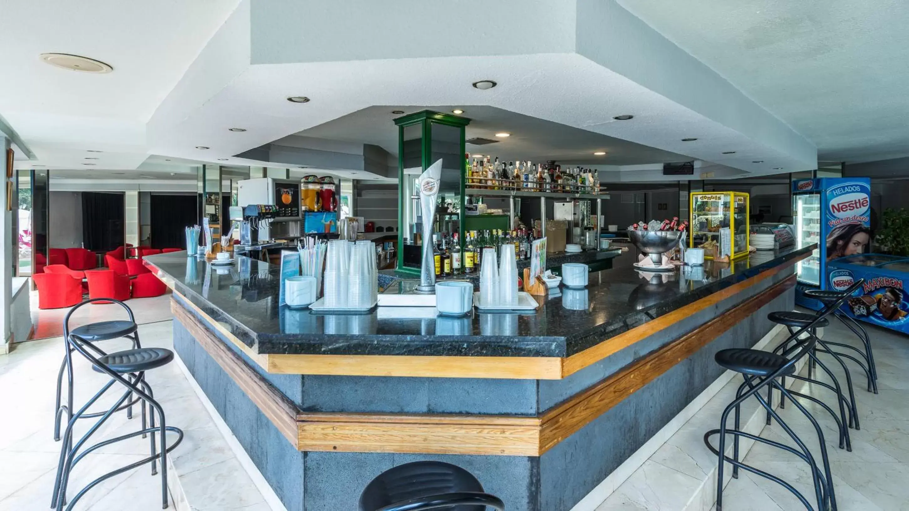 Lounge or bar in Blue Sea Costa Jardin & Spa