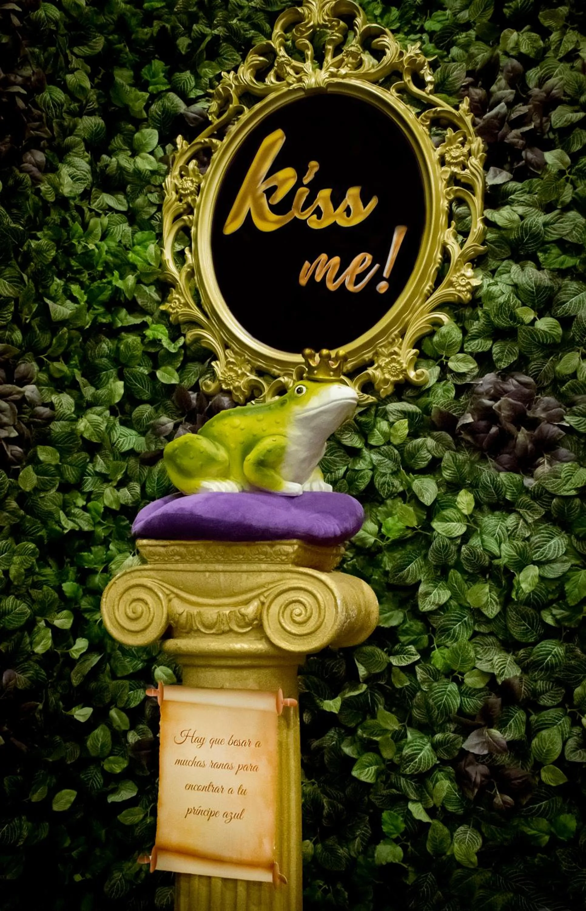 Decorative detail in Erase un Hotel