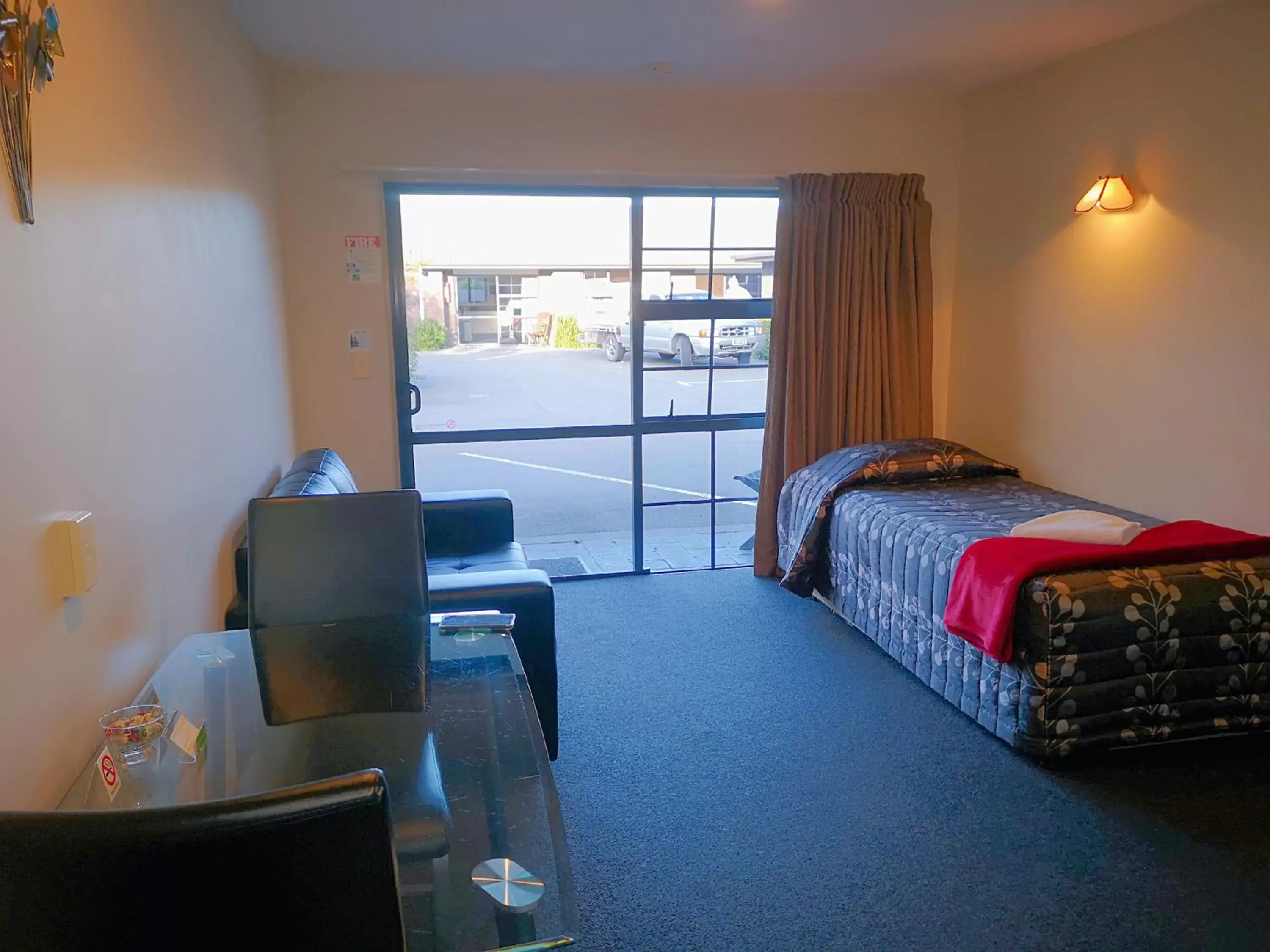 Living room in Aston Court Motel