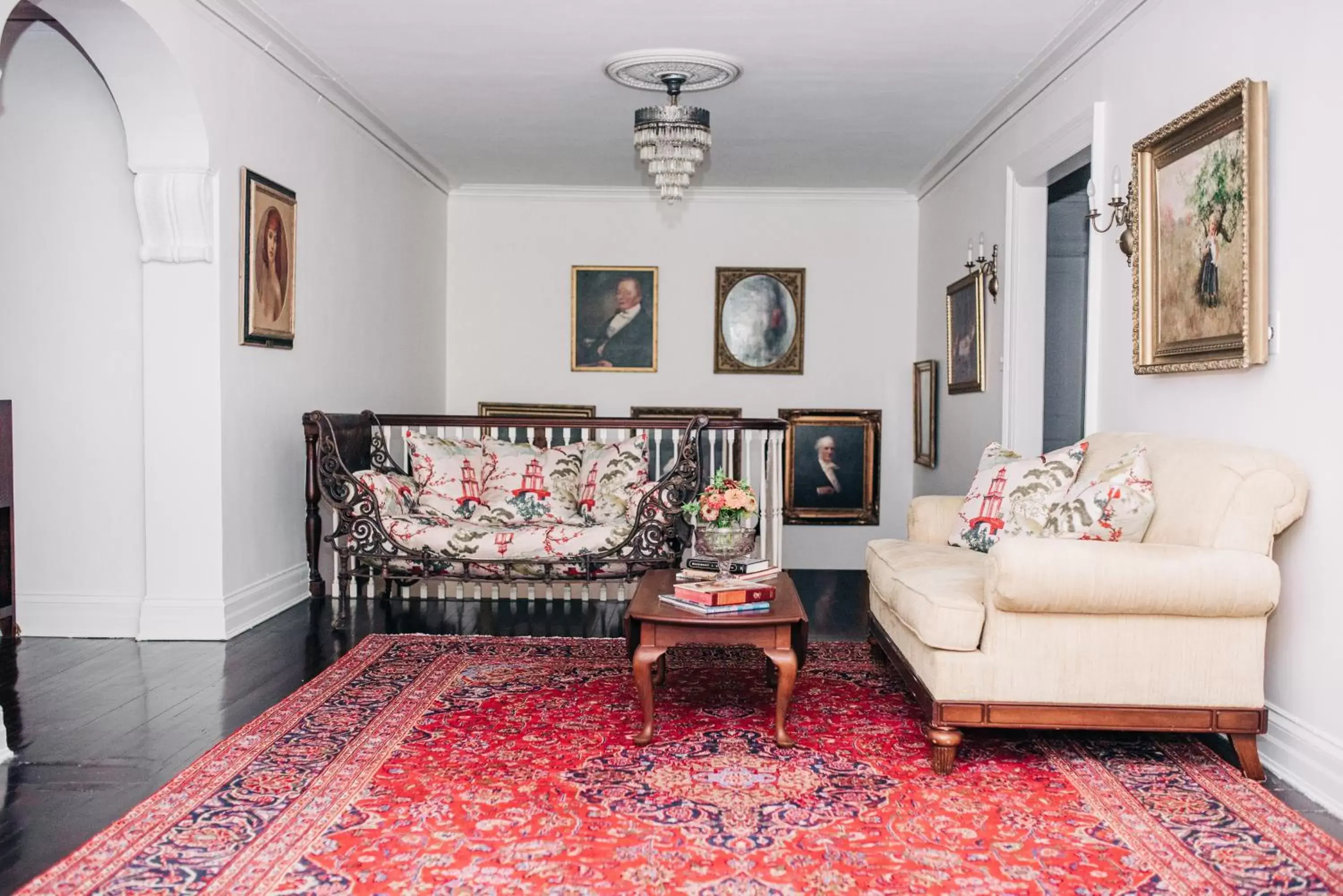 Seating Area in Benn Conger Inn