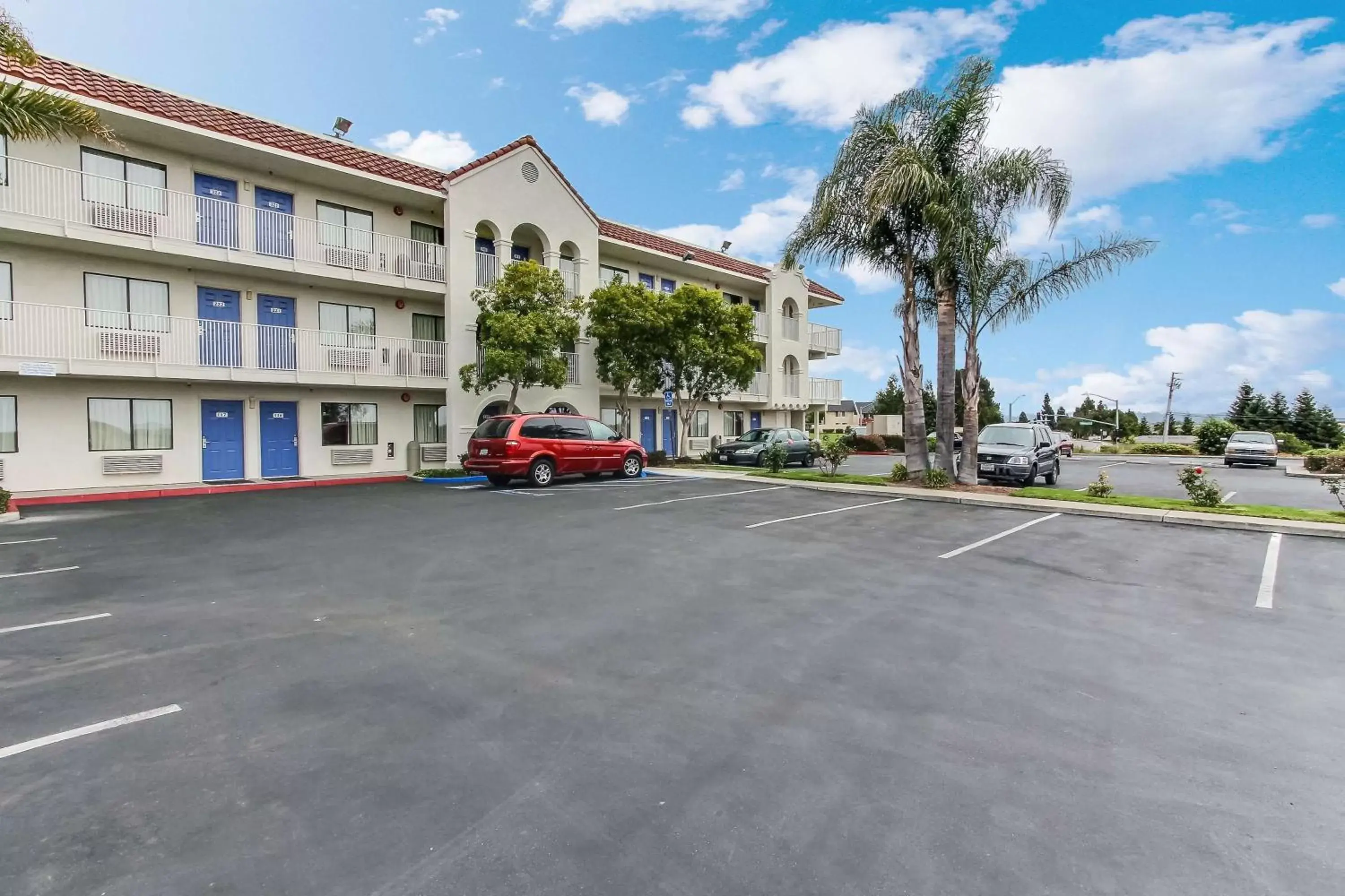 Property Building in Motel 6-Watsonville, CA - Monterey Area