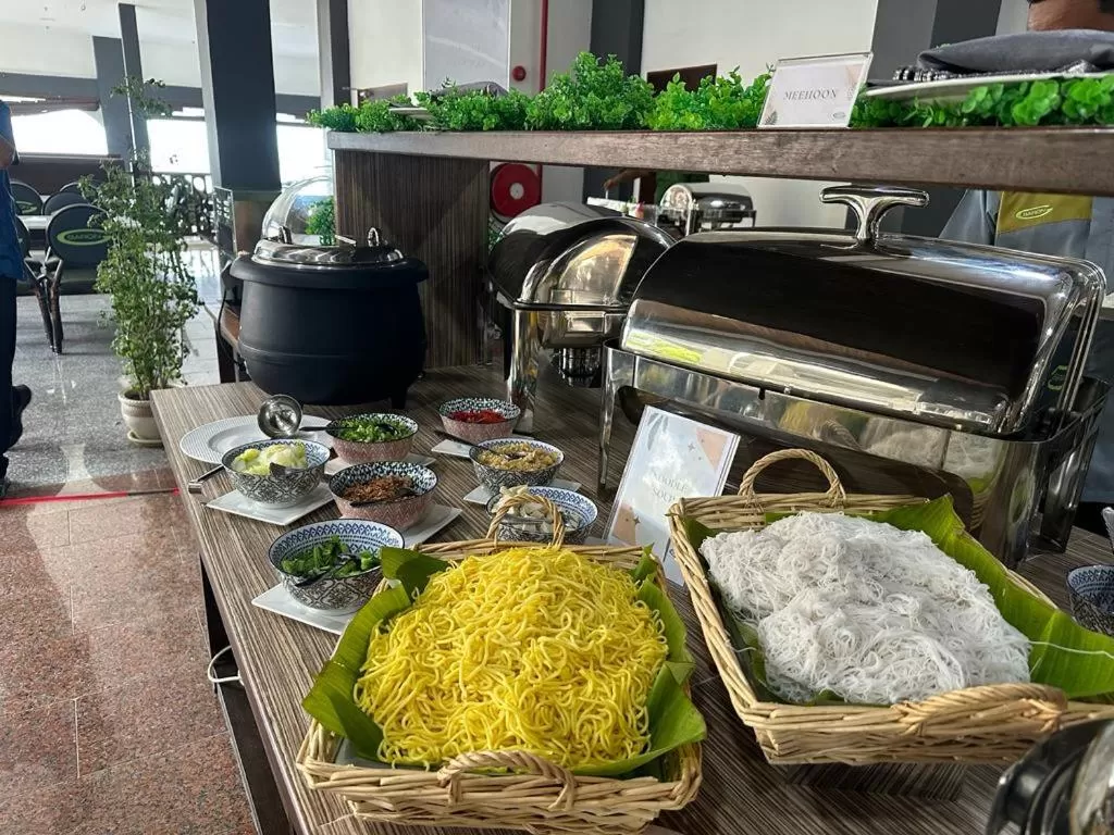 Restaurant/places to eat in Malibest Resort