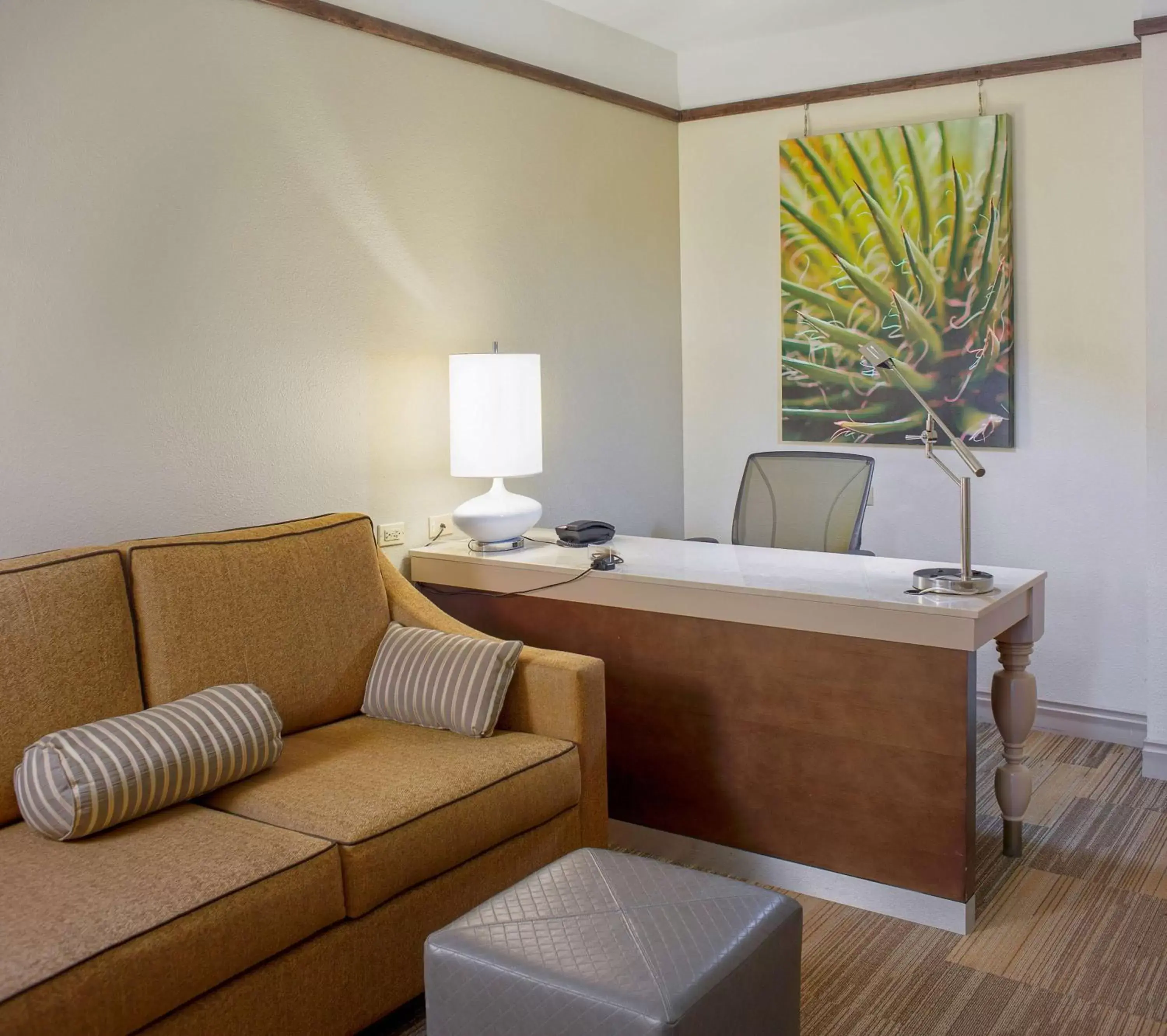 Bedroom, Seating Area in Hilton Garden Inn Bentonville Rogers