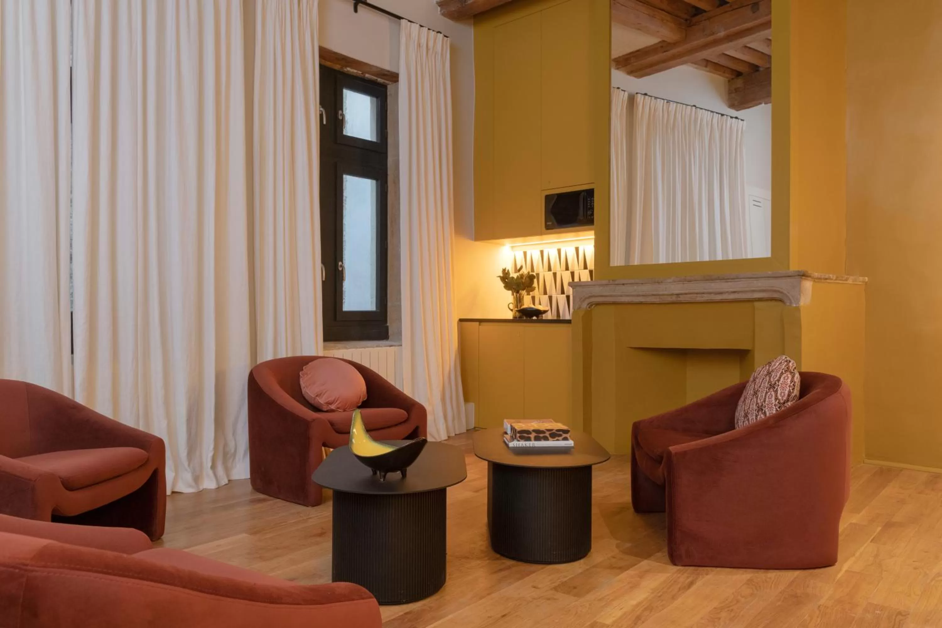 Living room, Seating Area in MiHotel Saint Jean