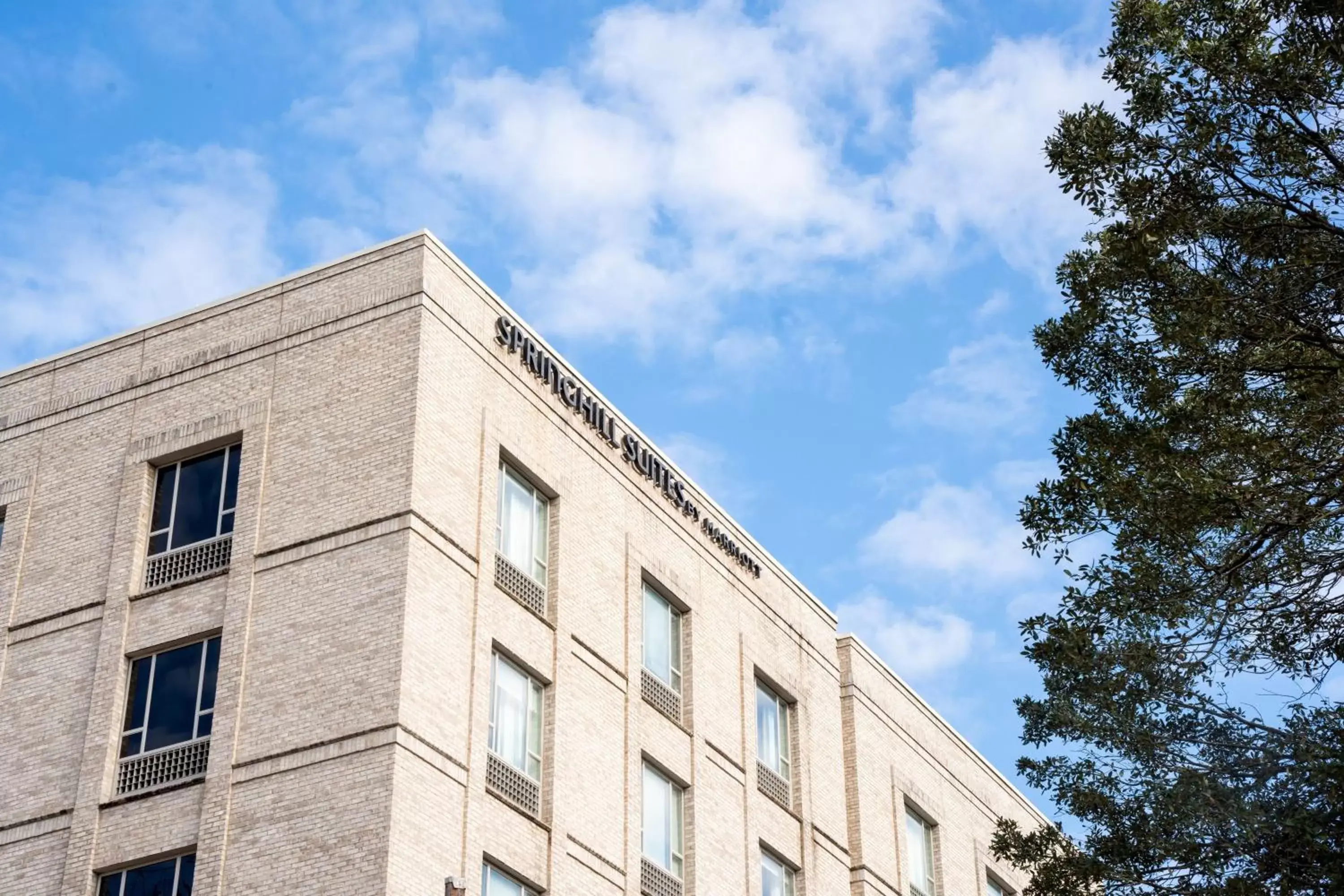 Property Building in Springhill Suites by Marriott Savannah Downtown Historic District