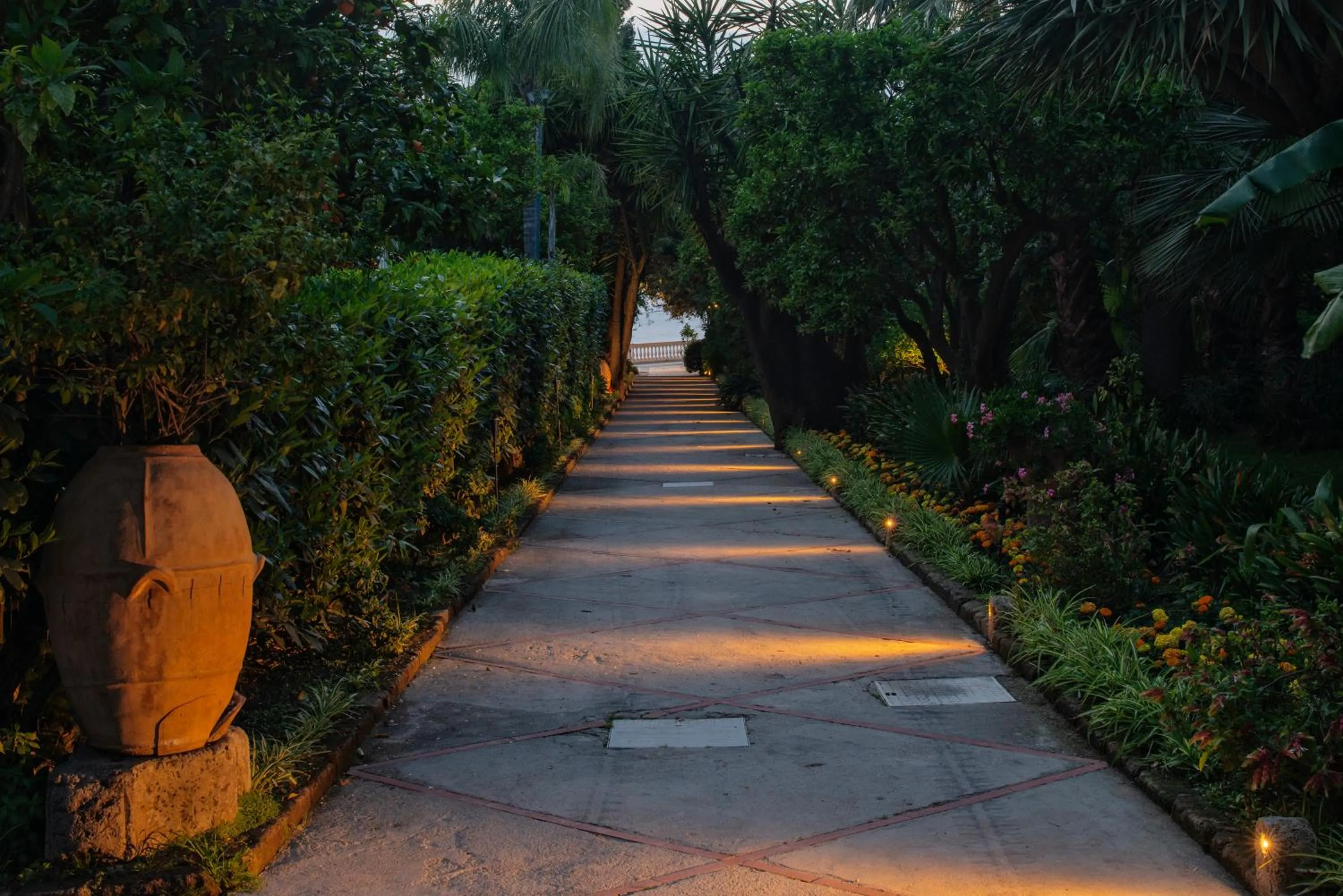 Garden in Grand Hotel Cocumella