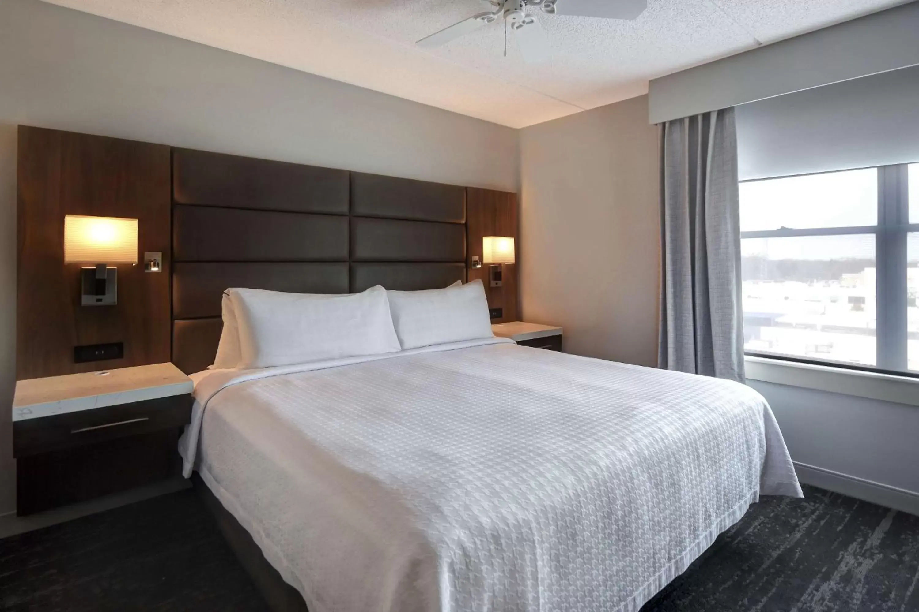 Bed in Homewood Suites by Hilton Philadelphia-City Avenue