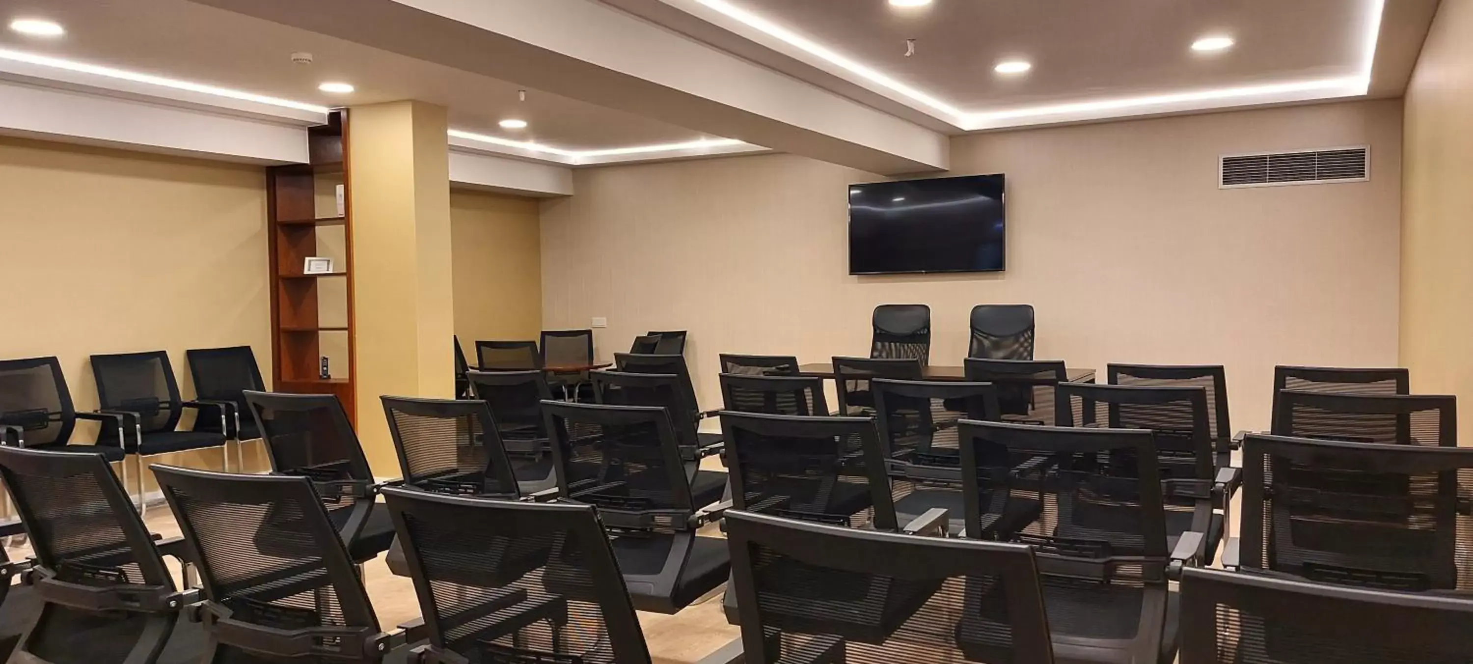 Meeting/conference room in Empire Lisbon Hotel
