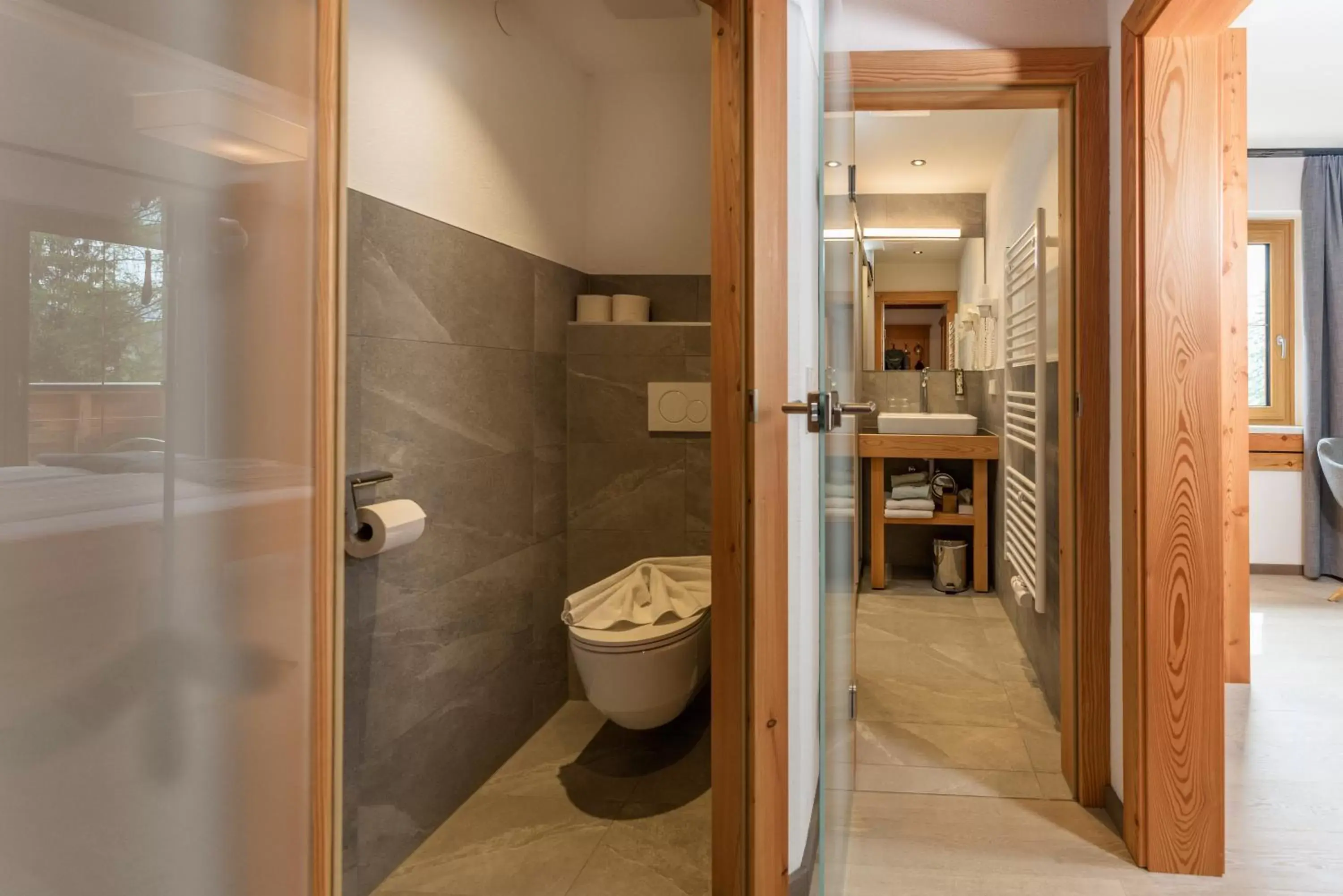 Superior Double or Twin Room with Terrace in Naturhotel Lärchenhof Superior Double or Twin Room with Terrace in Naturhotel Lärchenhof