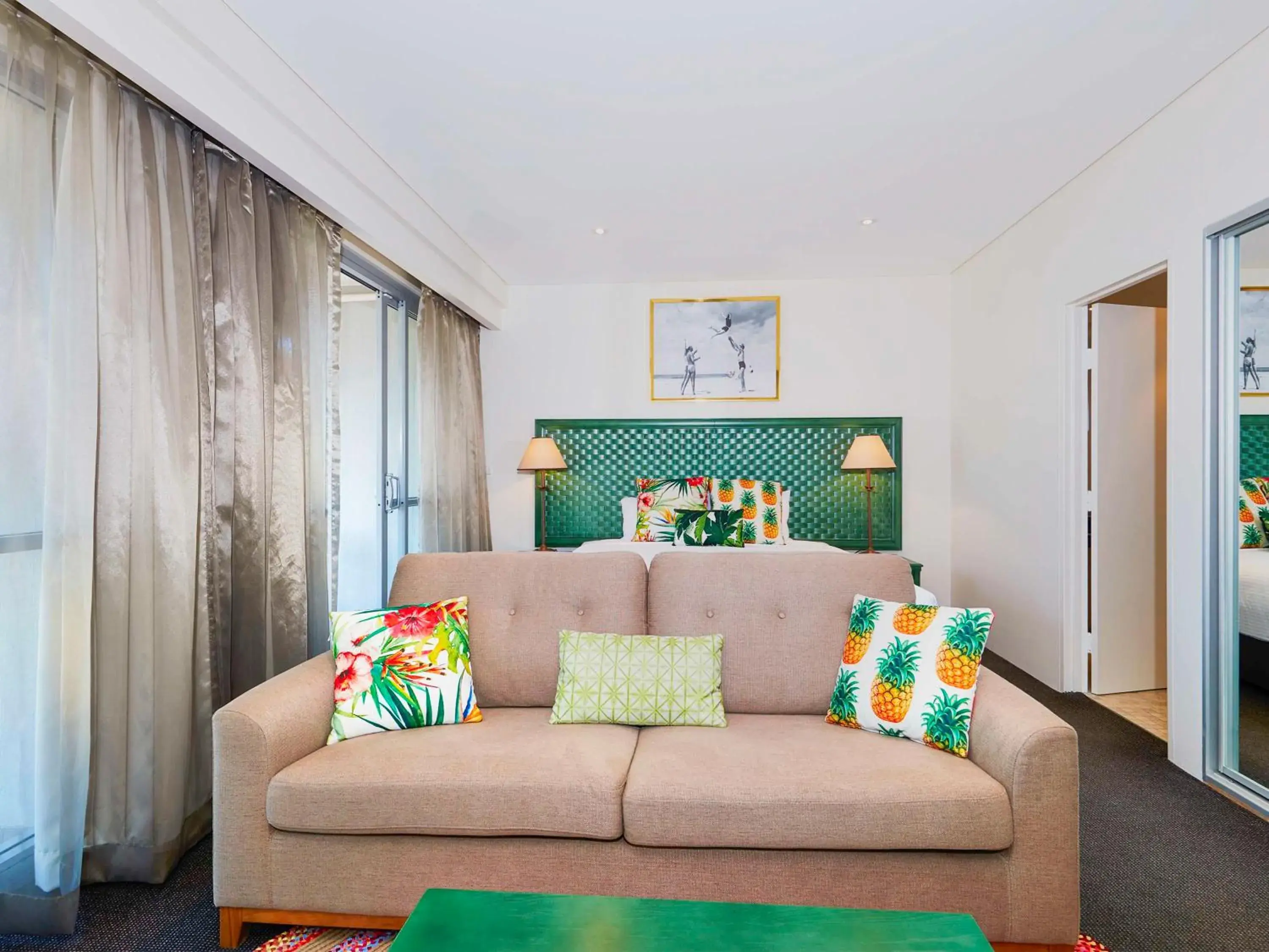 Bedroom, Seating Area in Peppers Manly Beach