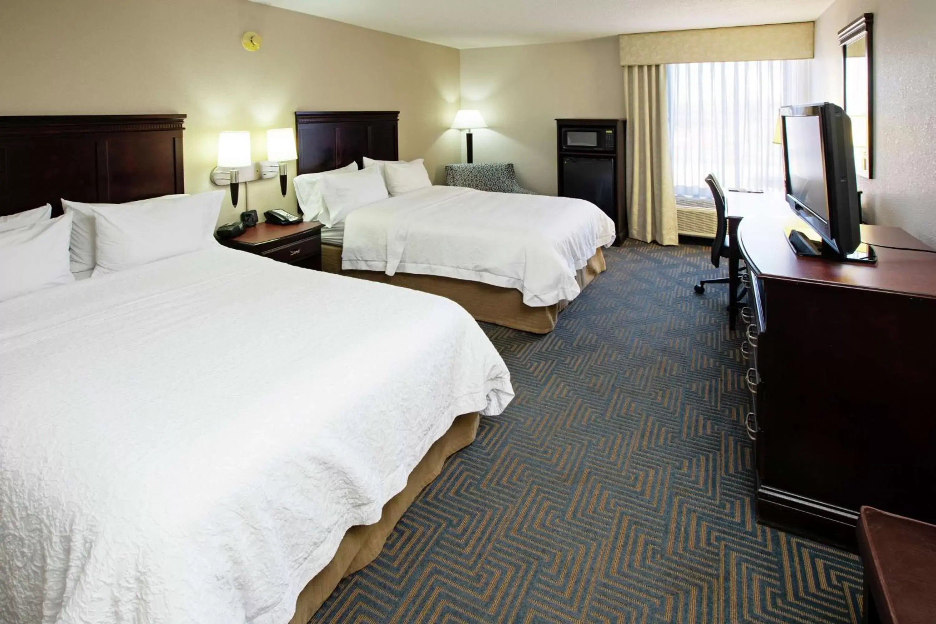 Bed in Hampton Inn By Hilton Elizabethtown