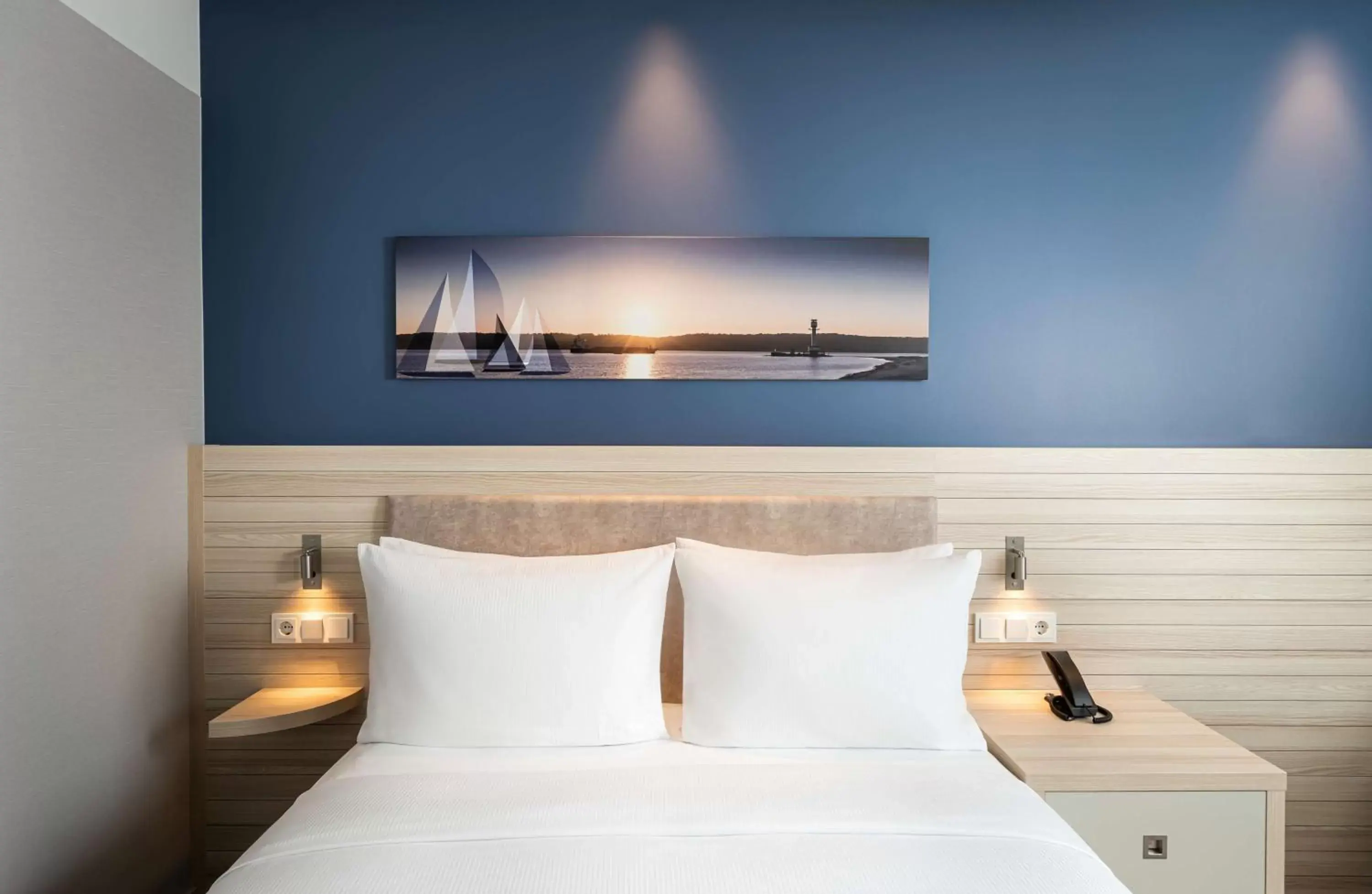 Bed in Hampton By Hilton Kiel