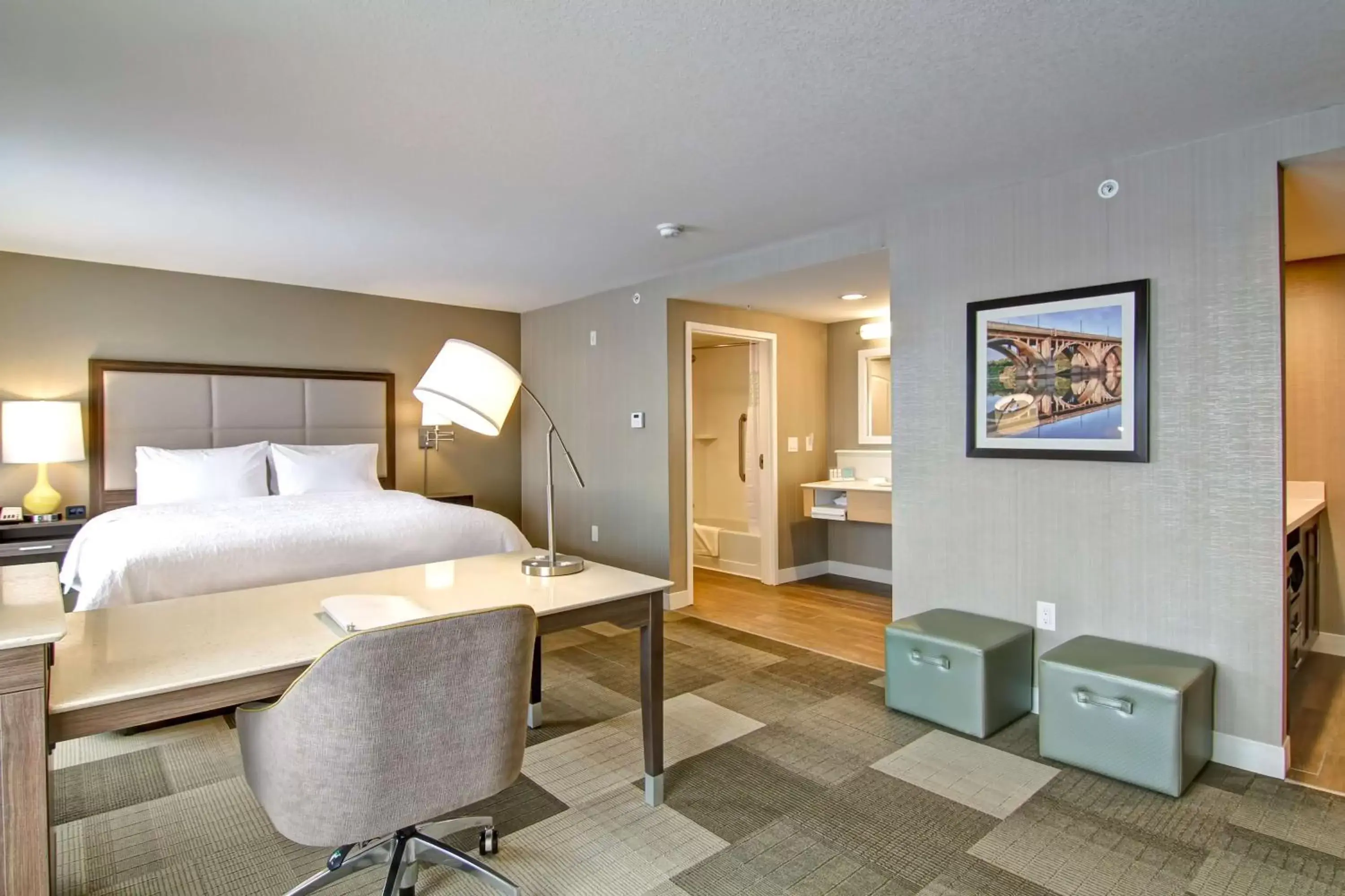Bedroom, Bed in Hampton Inn & Suites by Hilton Saskatoon Airport