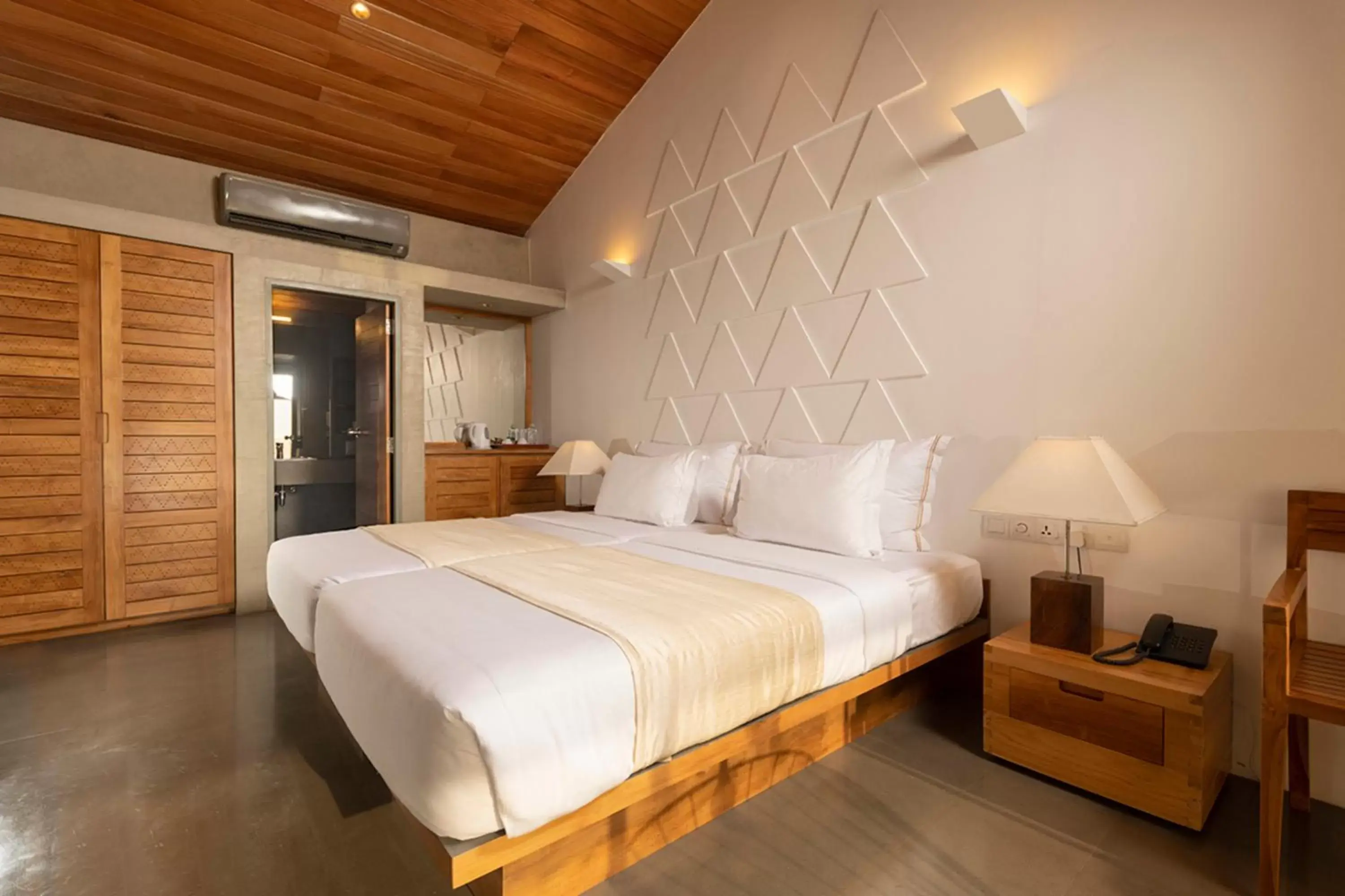 Bedroom, Bed in Giritale Hotel