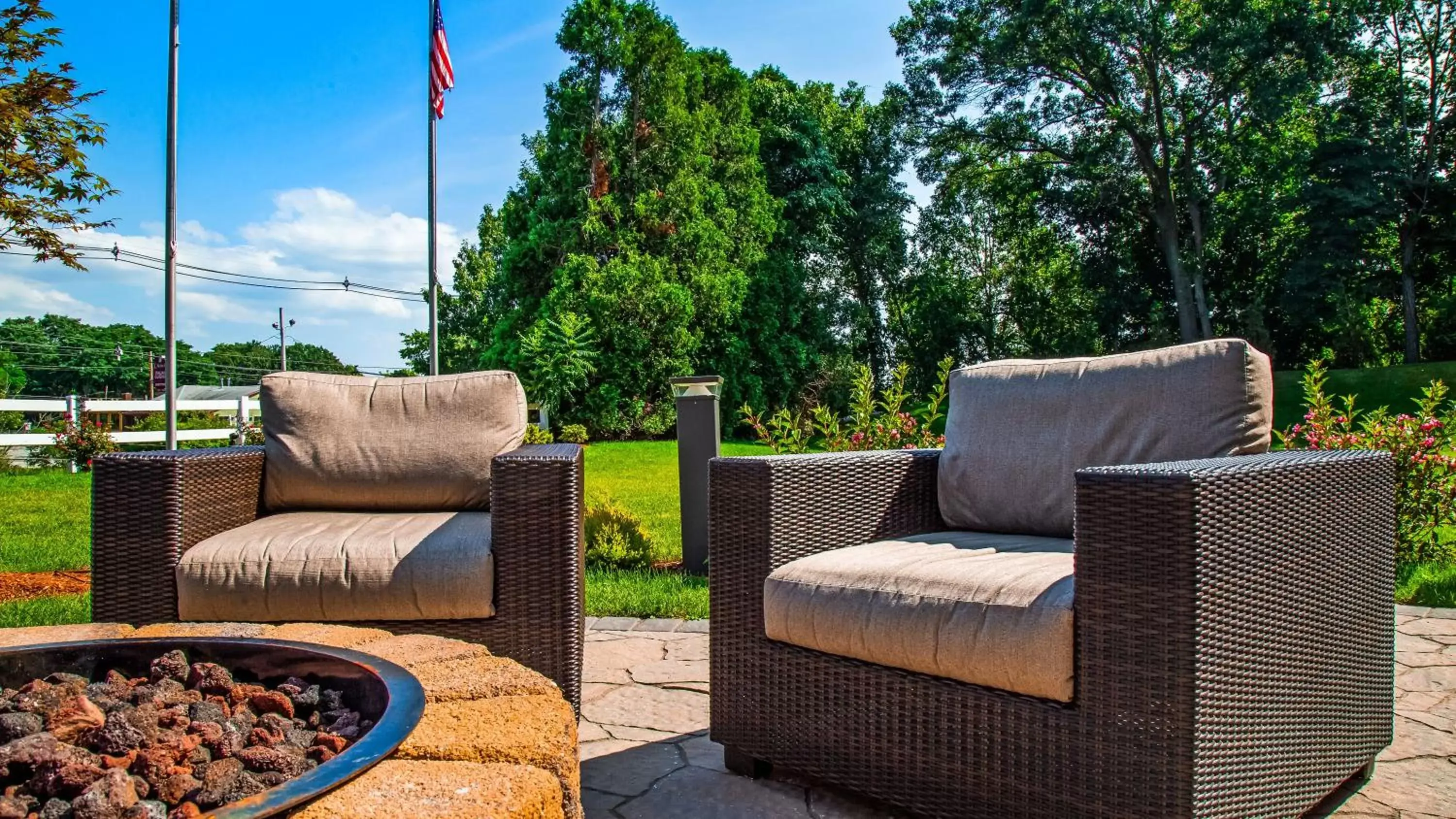 Patio in Best Western Plus North Shore Hotel