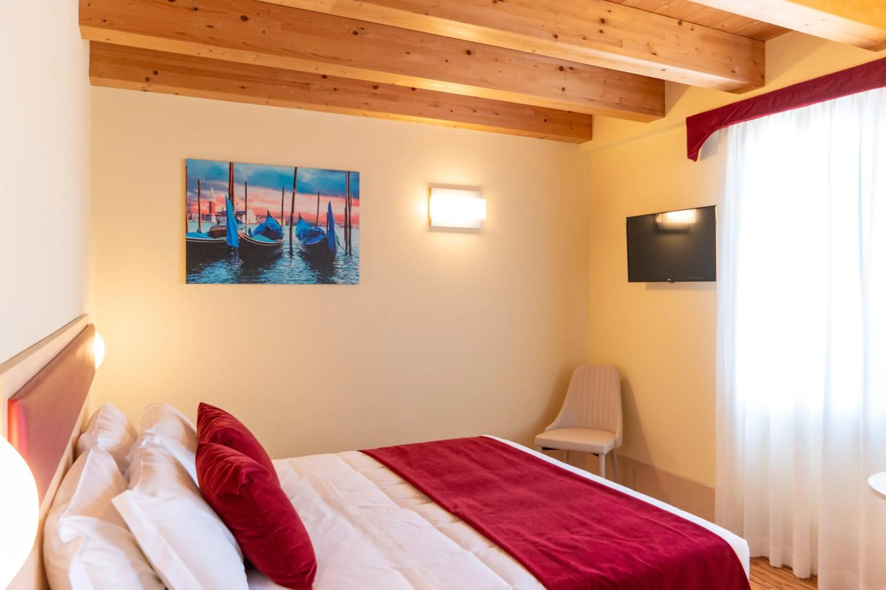 Bedroom in Hotel Autoespresso Venice - Atika & Atif