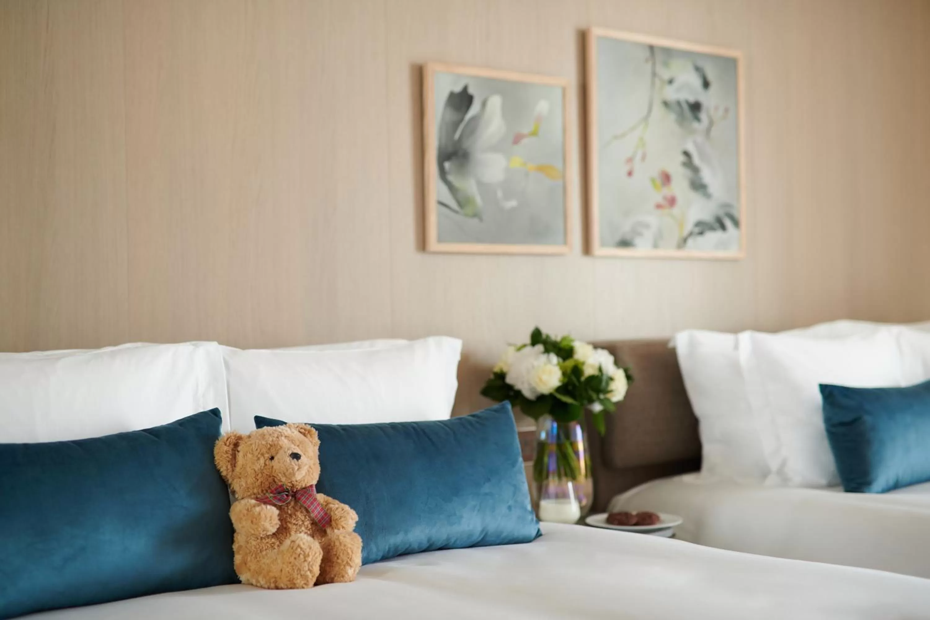 Bedroom, Bed in Pan Pacific London