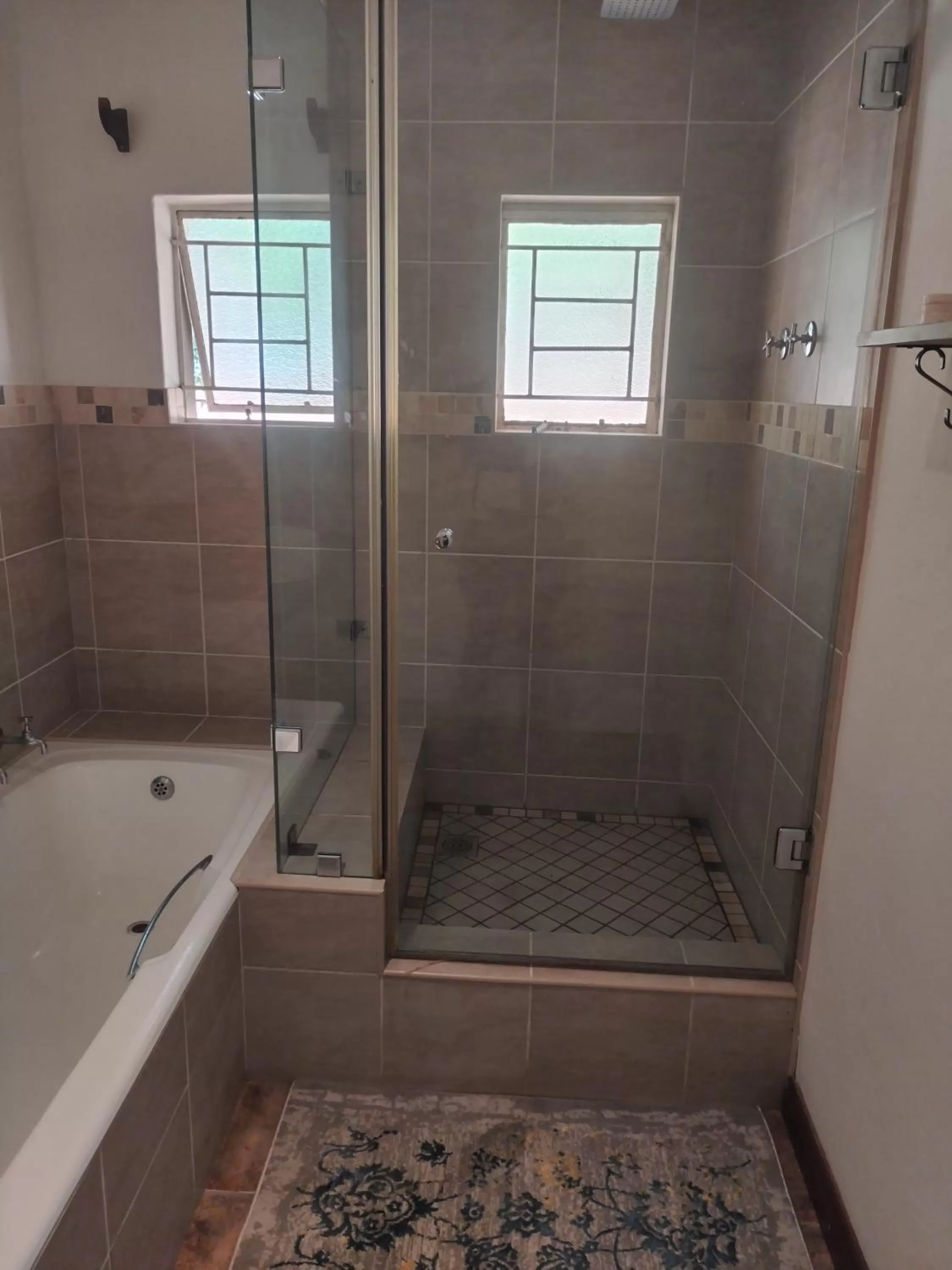 Shower in 54 Brecher