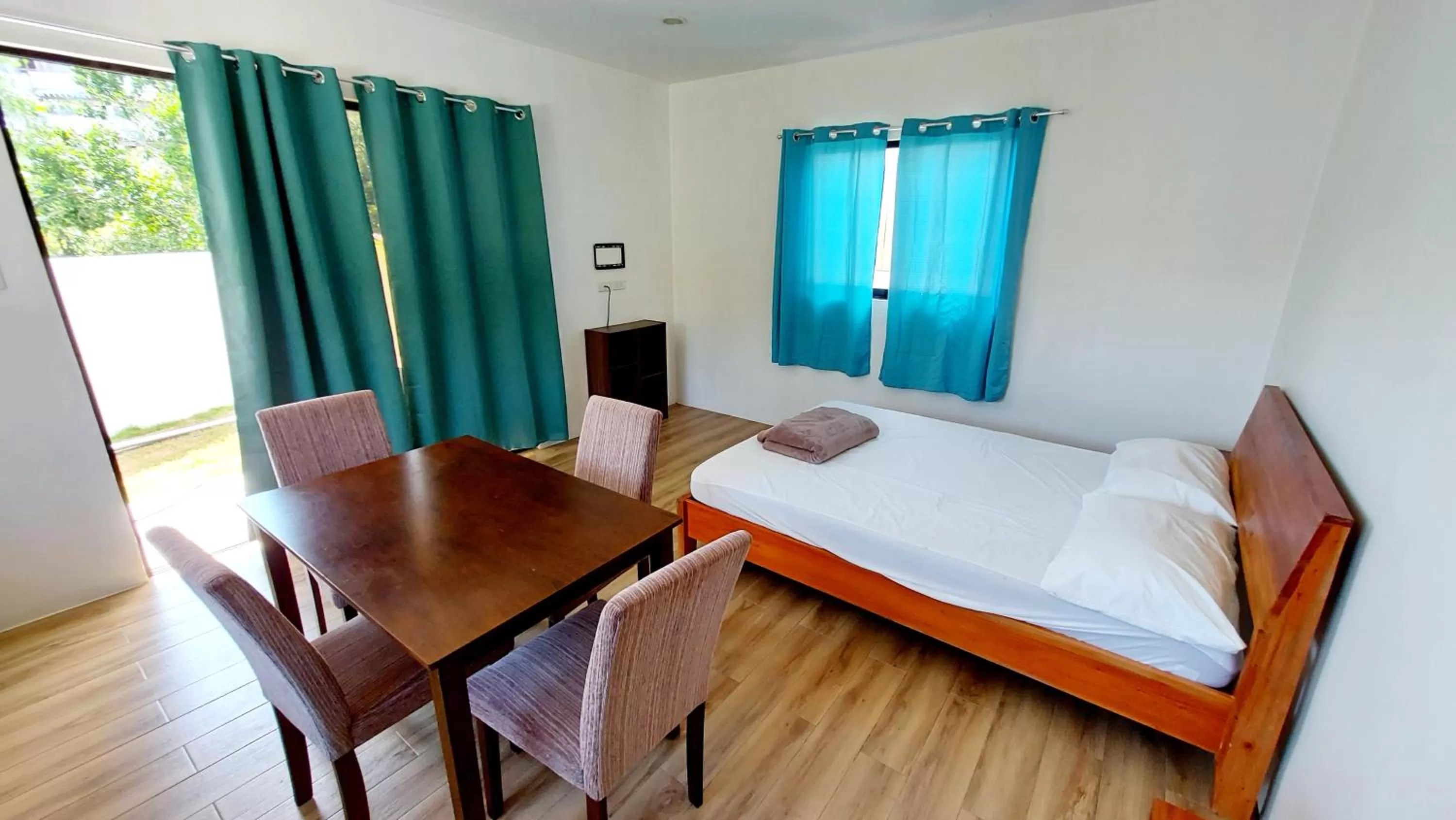 Dining area, Bed in Positano Alona Beach Panglao