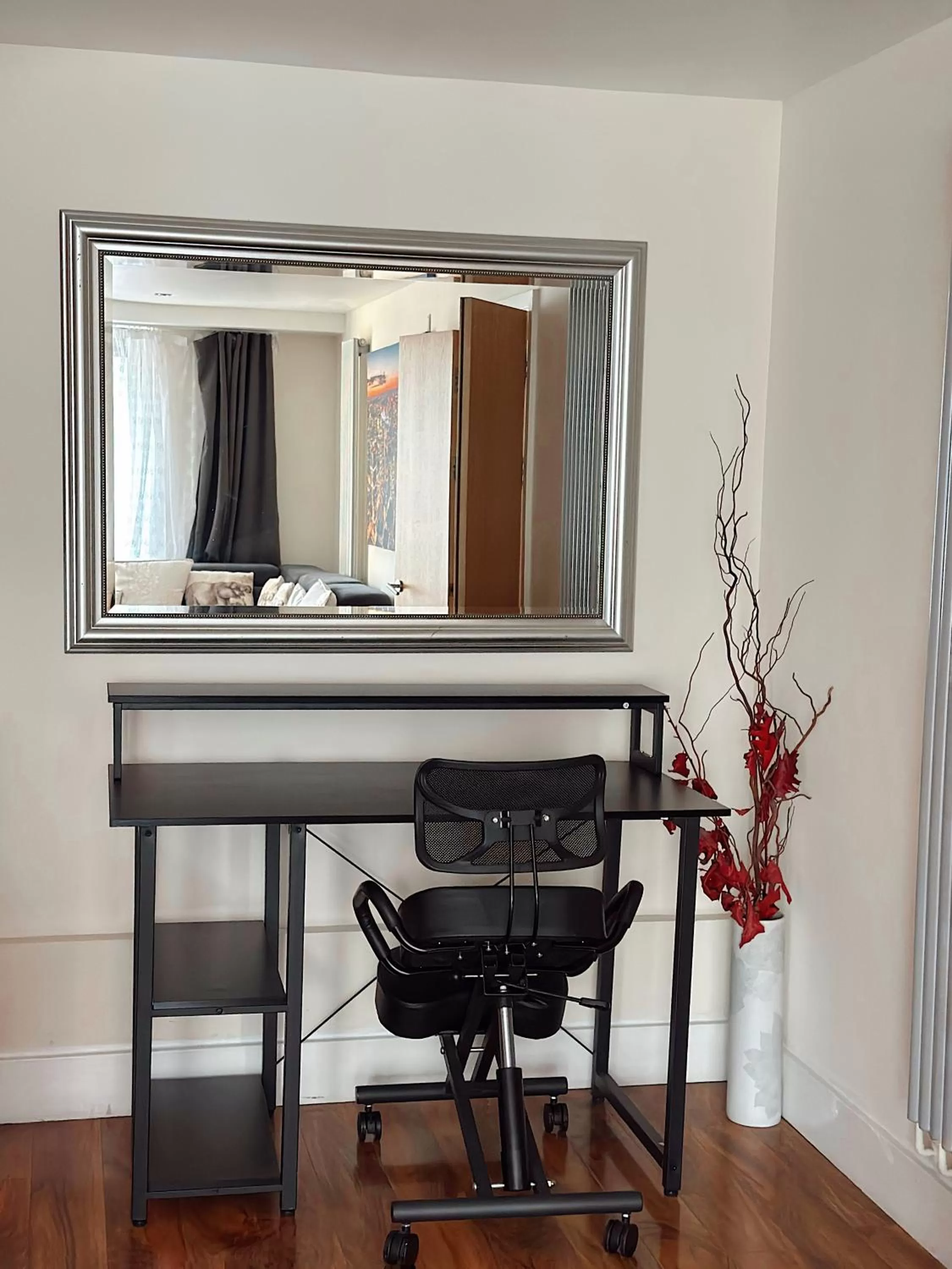 hair dresser in Canary Wharf - Luxury Apartments
