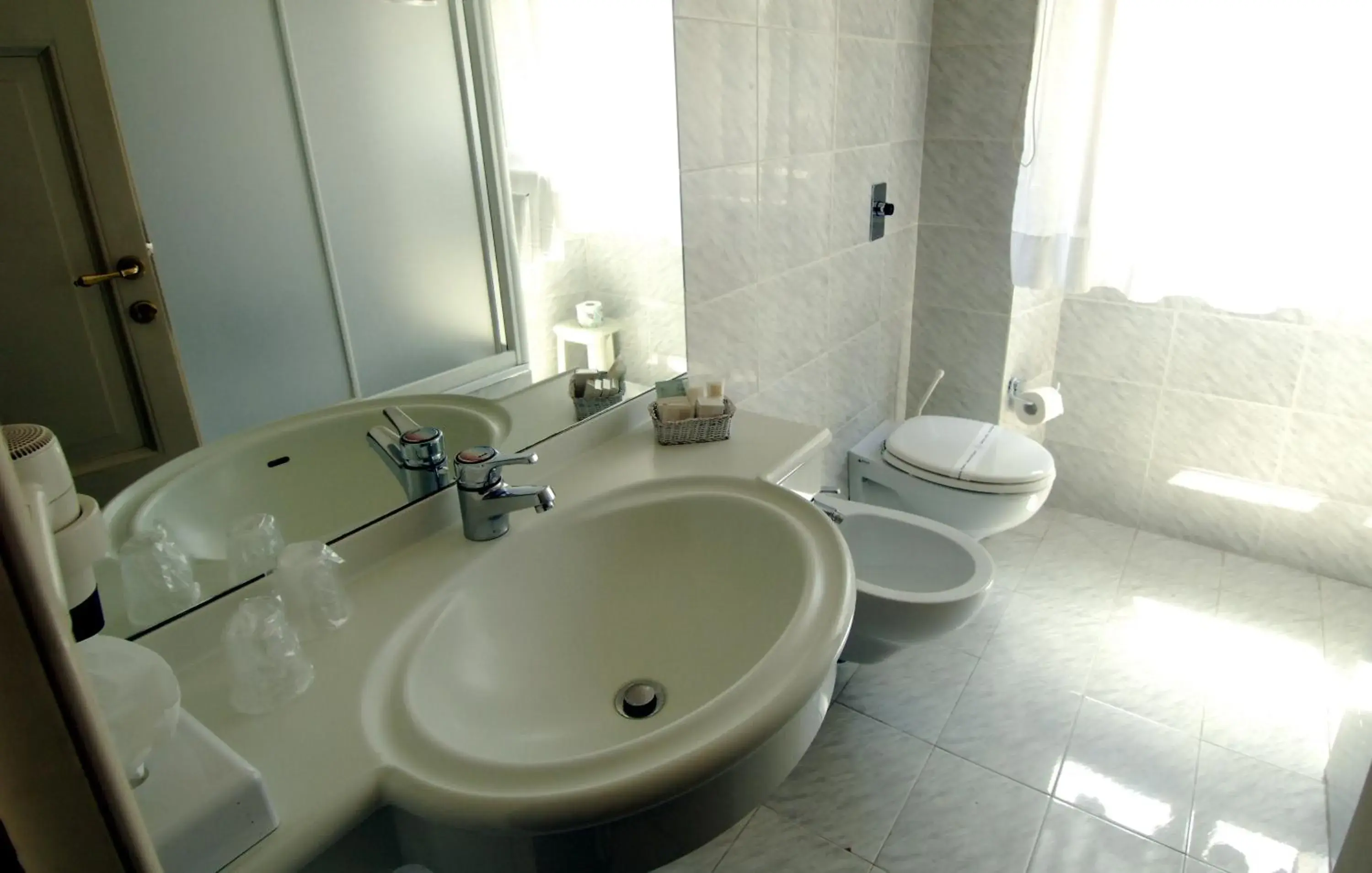Day, Bathroom in Grande Albergo Quattro Stagioni