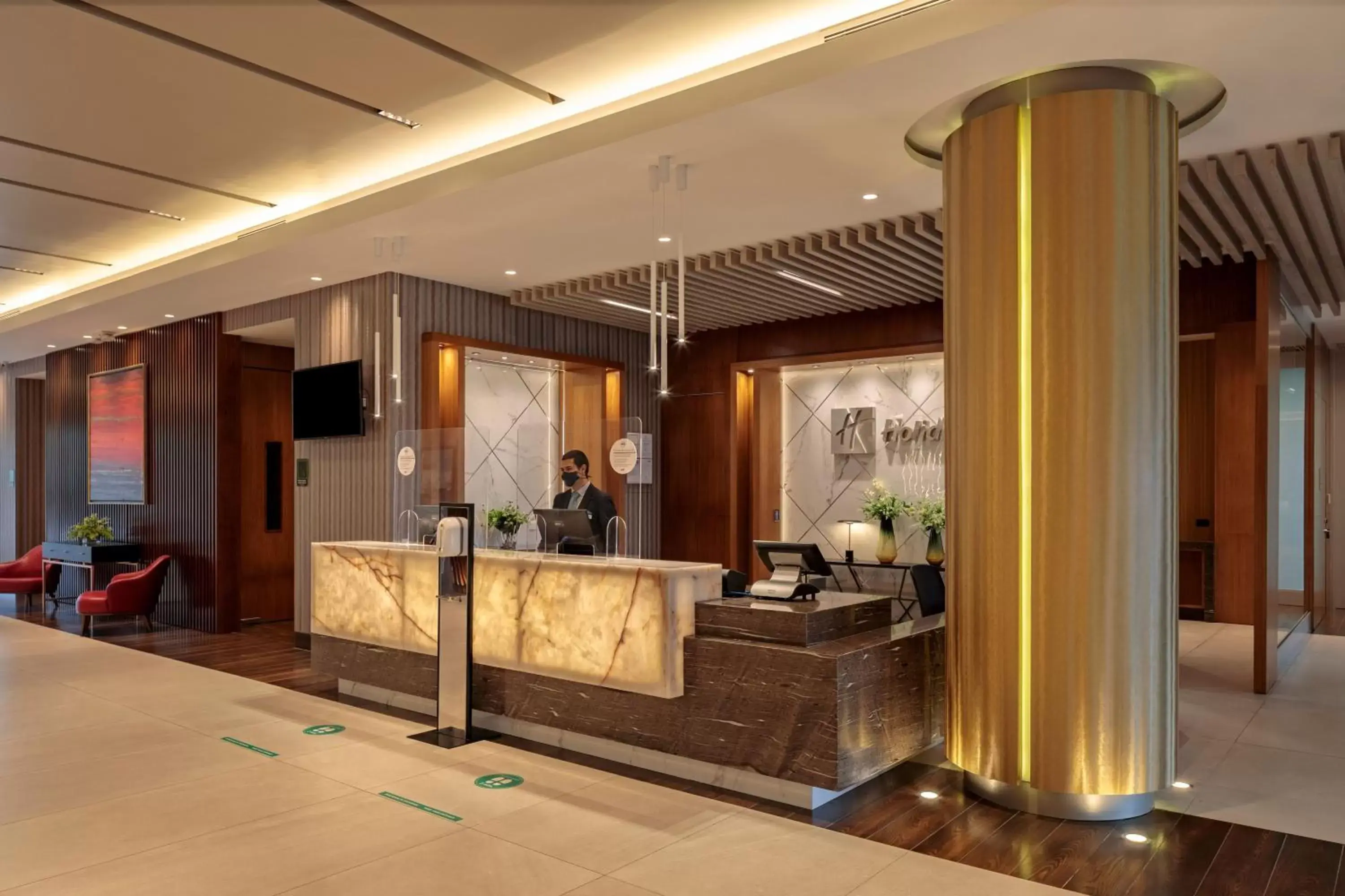 Property building, Lobby/Reception in Holiday Inn - Quito Airport, an IHG Hotel