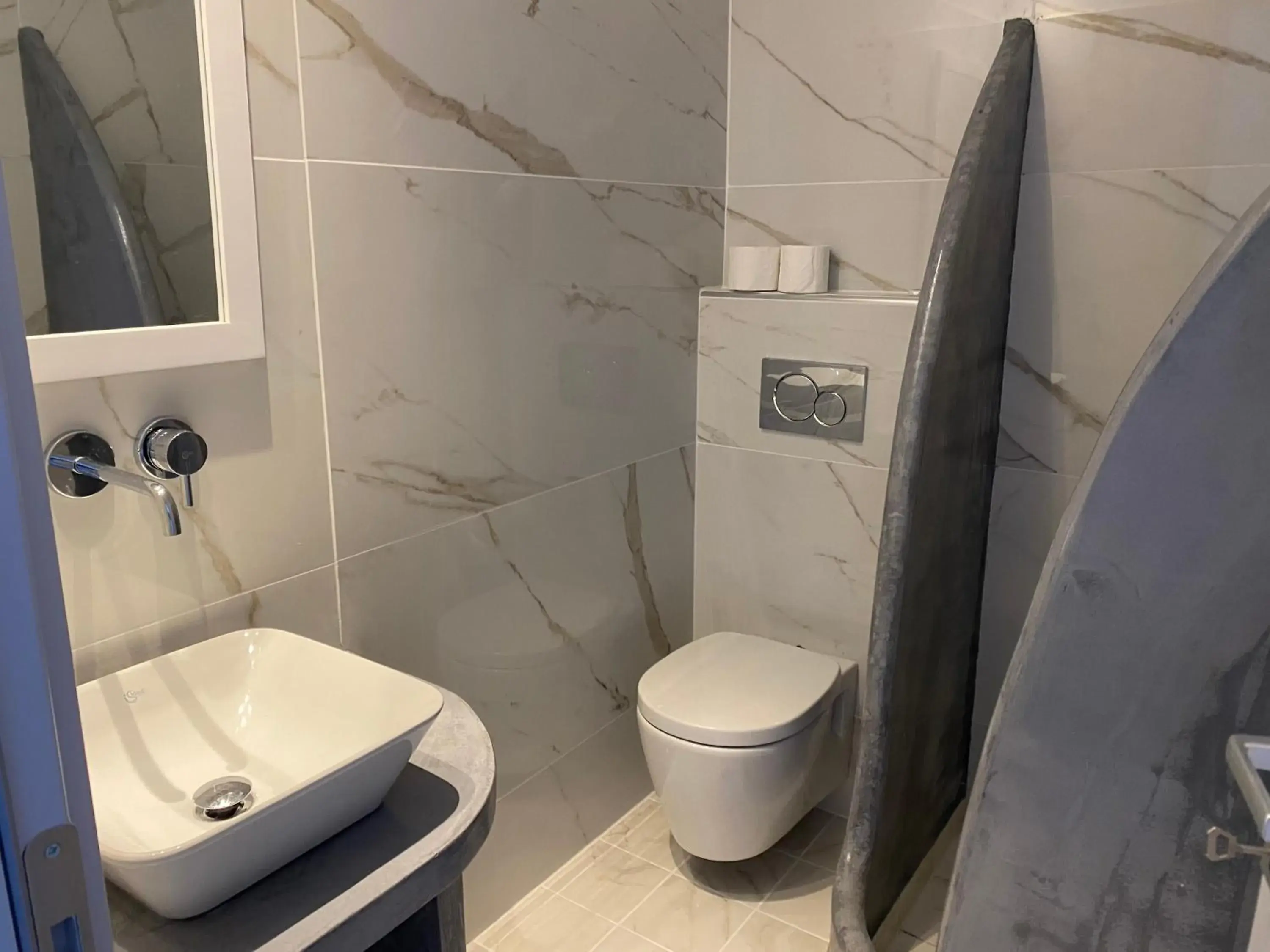 Shower, Bathroom in Hotel Hellas