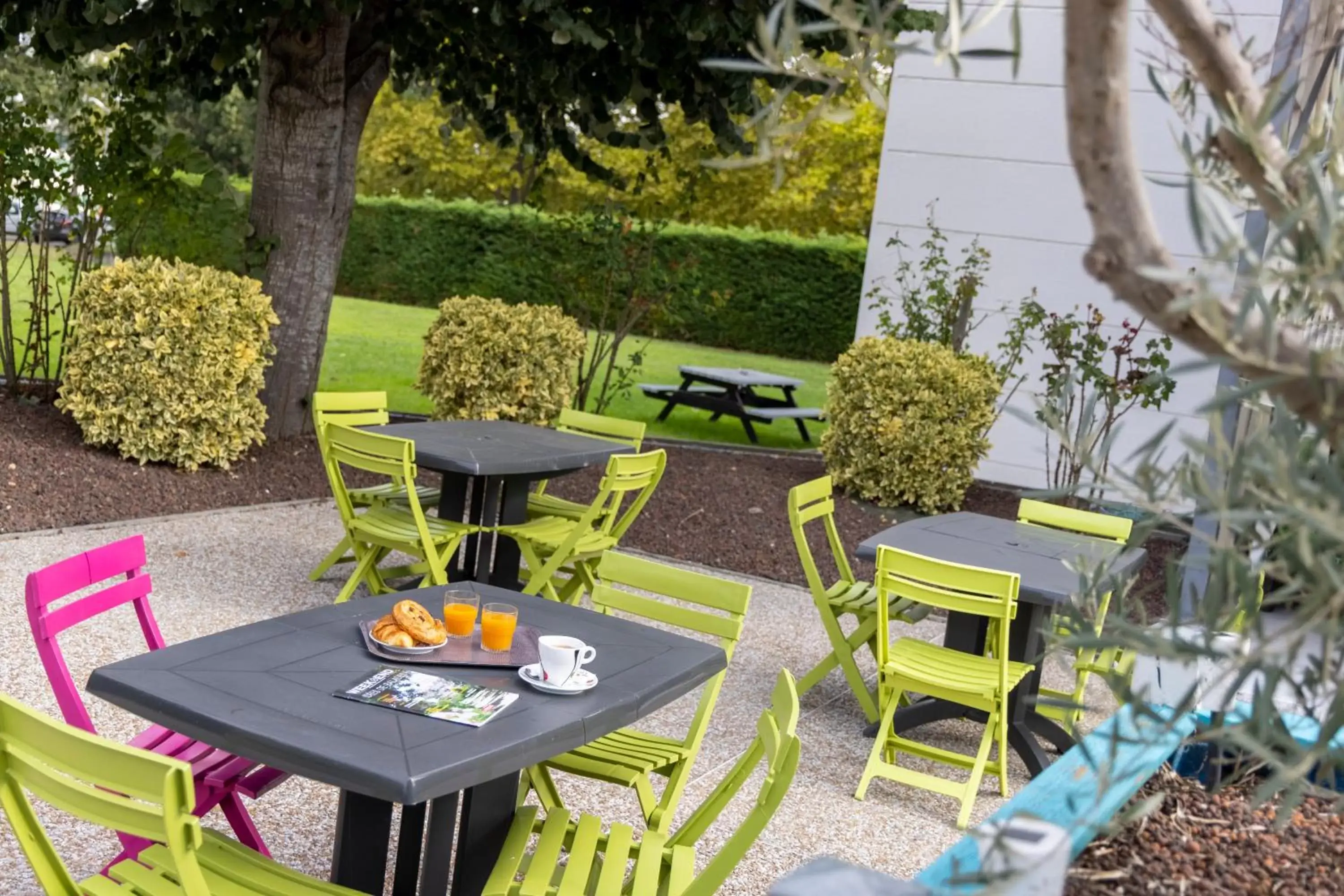 Patio in The Originals Access, Hôtel Innostar