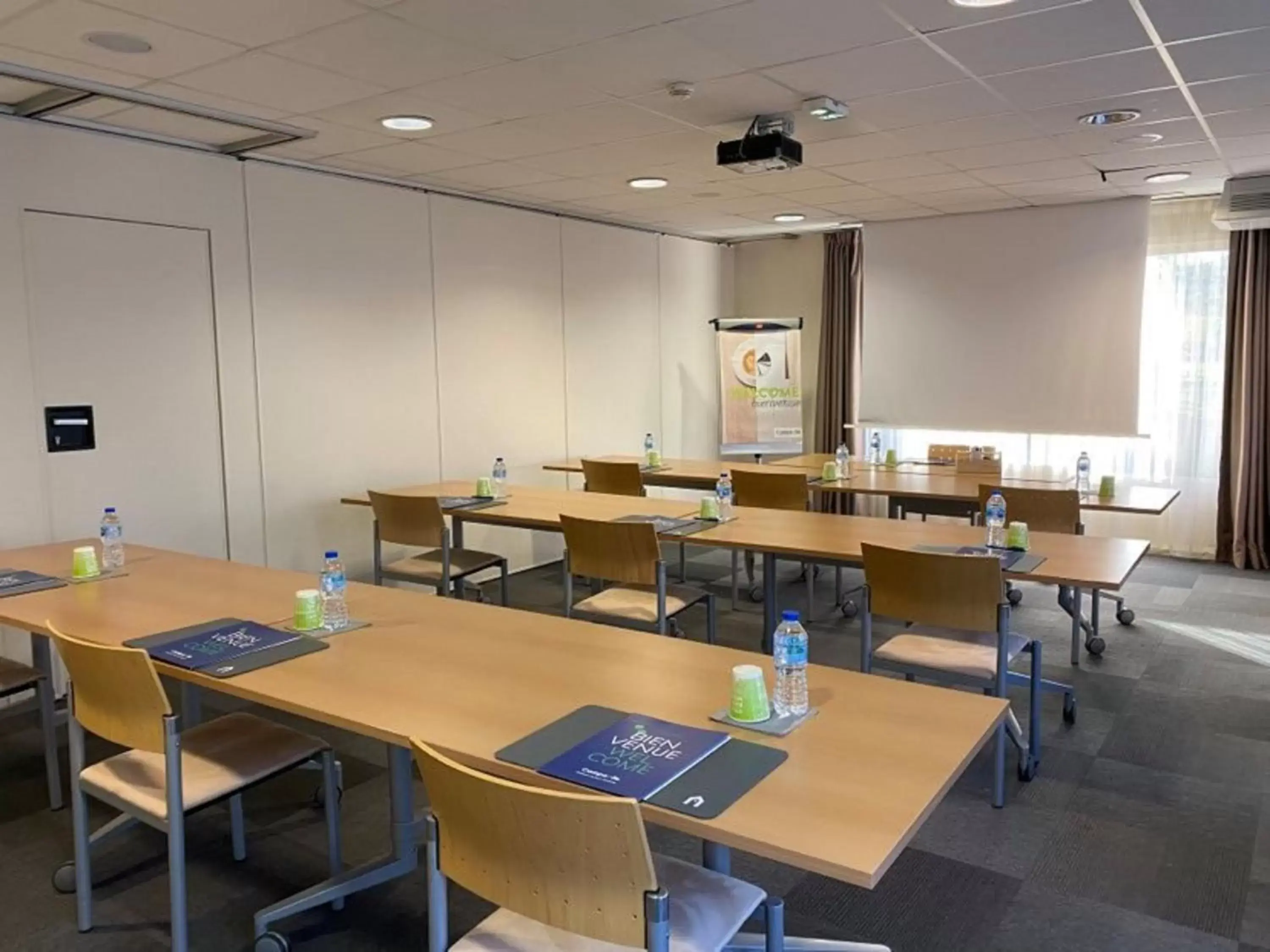 Meeting/conference room, Restaurant/Places to Eat in Campanile Tours Sud ~ Joué-Les-Tours