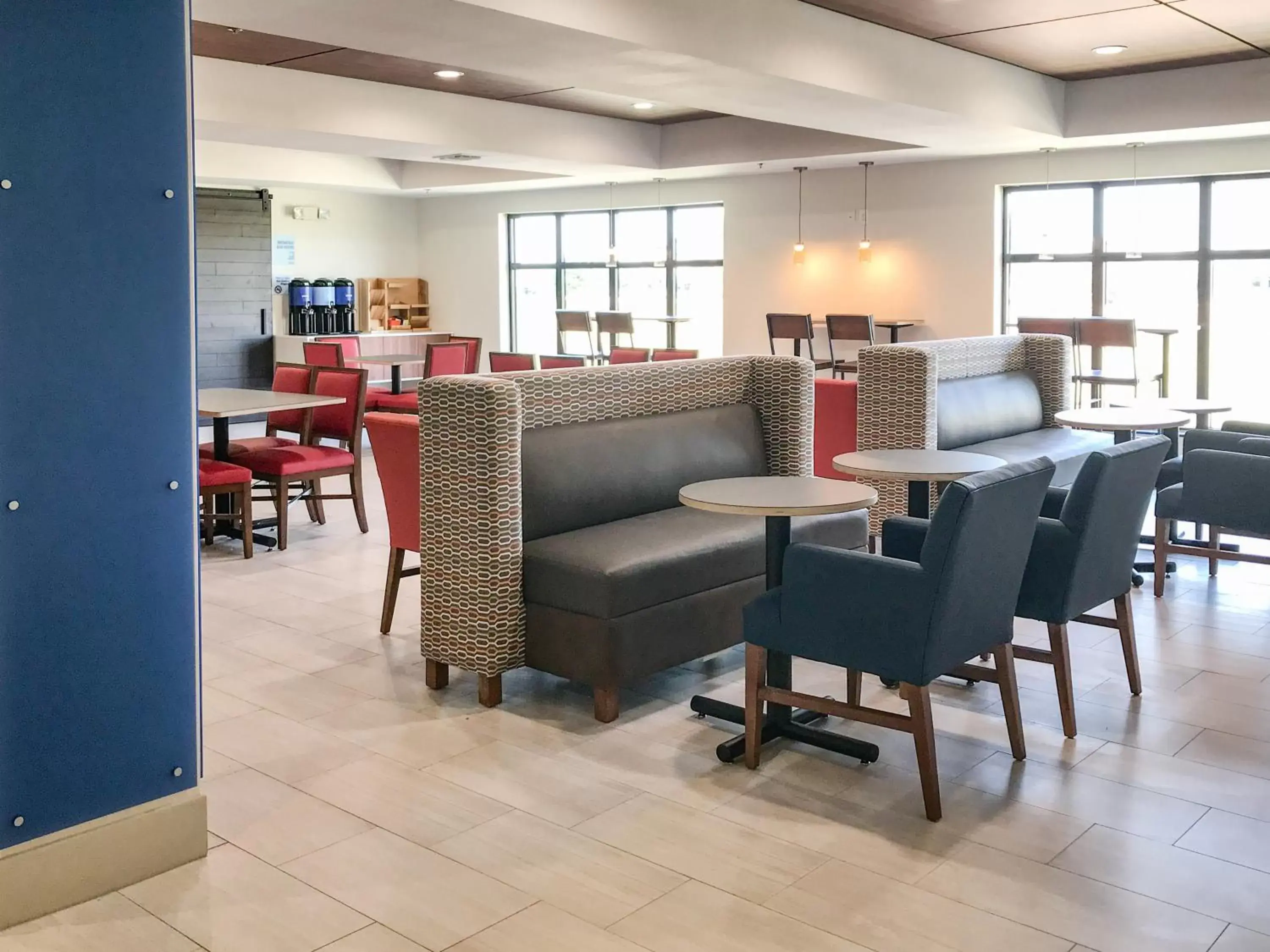 Breakfast, Restaurant/Places to Eat in Holiday Inn Express & Suites Lubbock West, an IHG Hotel