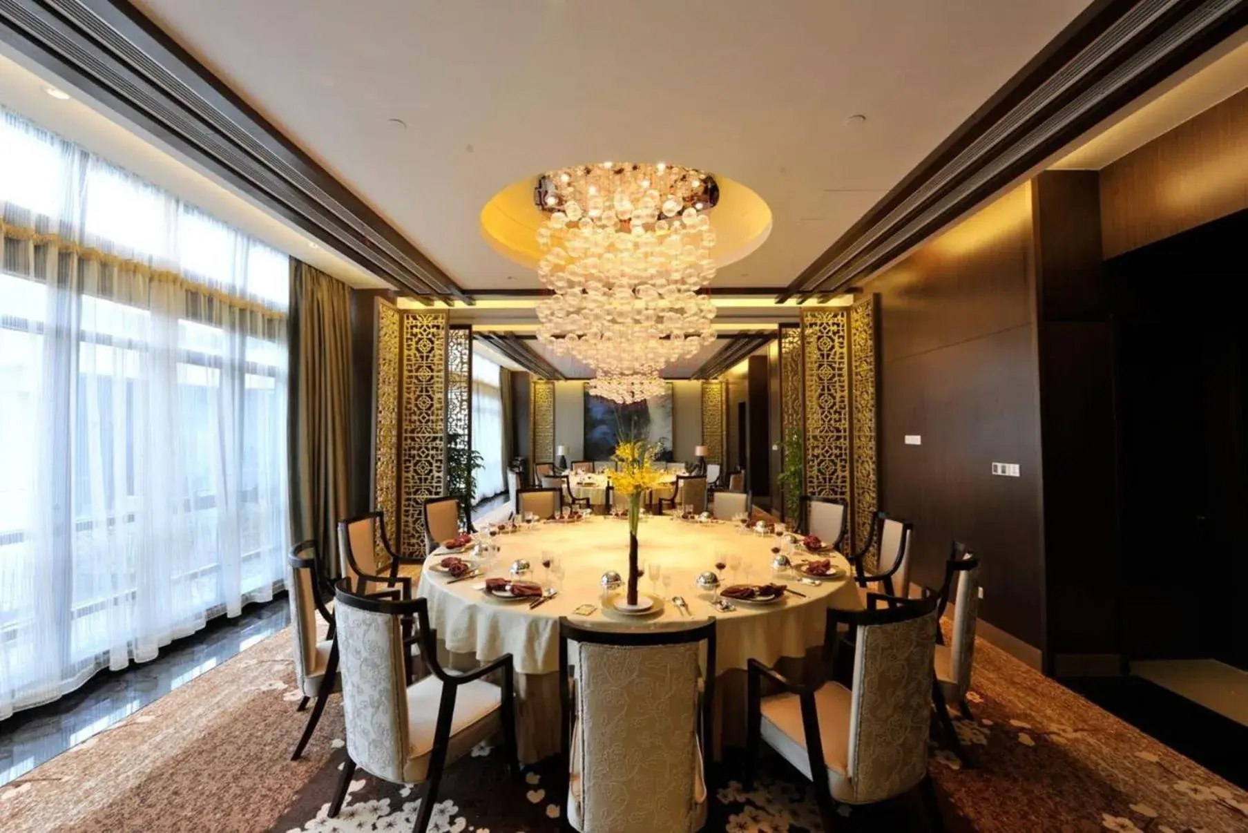 Restaurant/Places to Eat in Crowne Plaza Huangshan Yucheng, an IHG Hotel