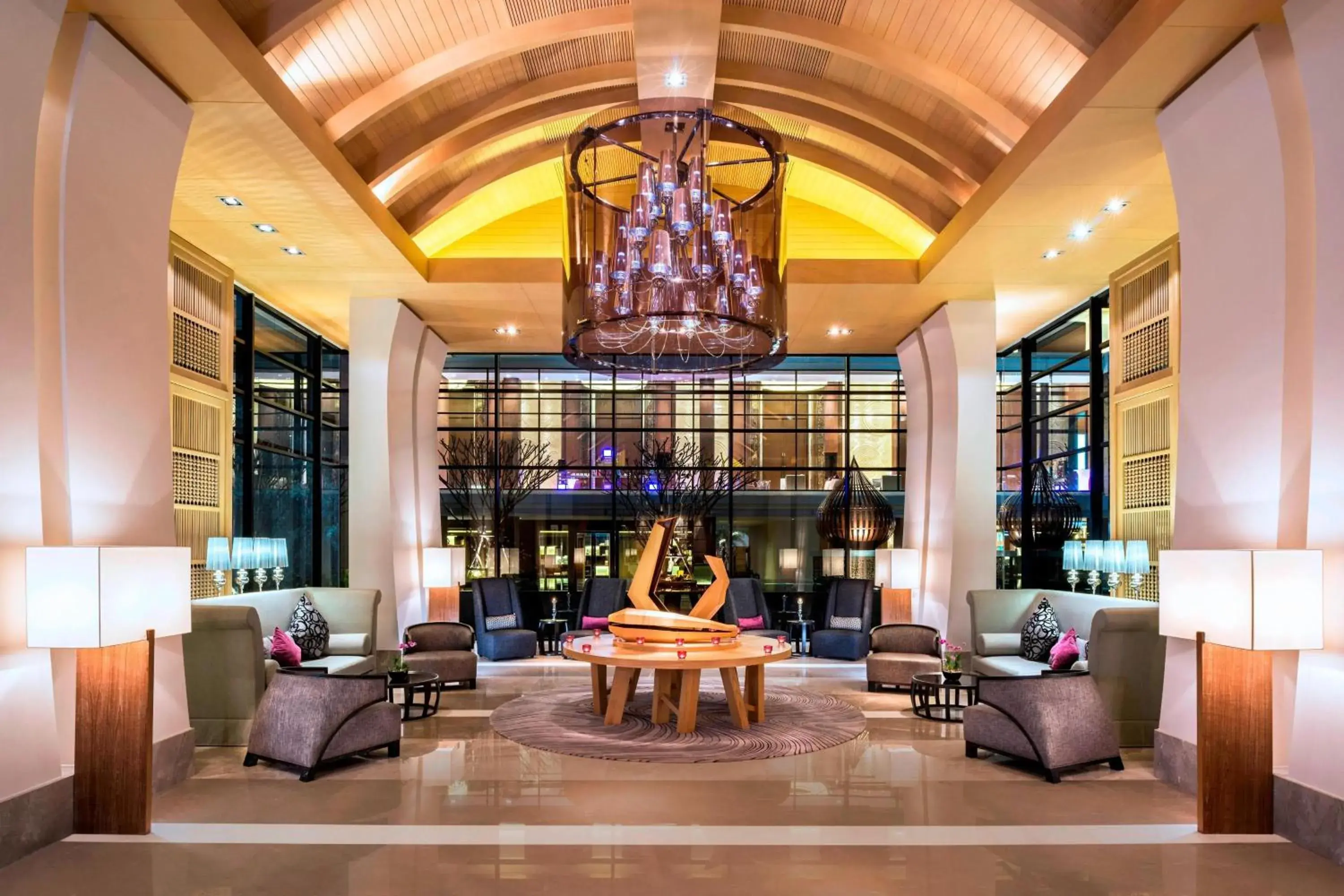 Property building, Lobby/Reception in Le Meridien Suvarnabhumi, Bangkok Golf Resort and Spa