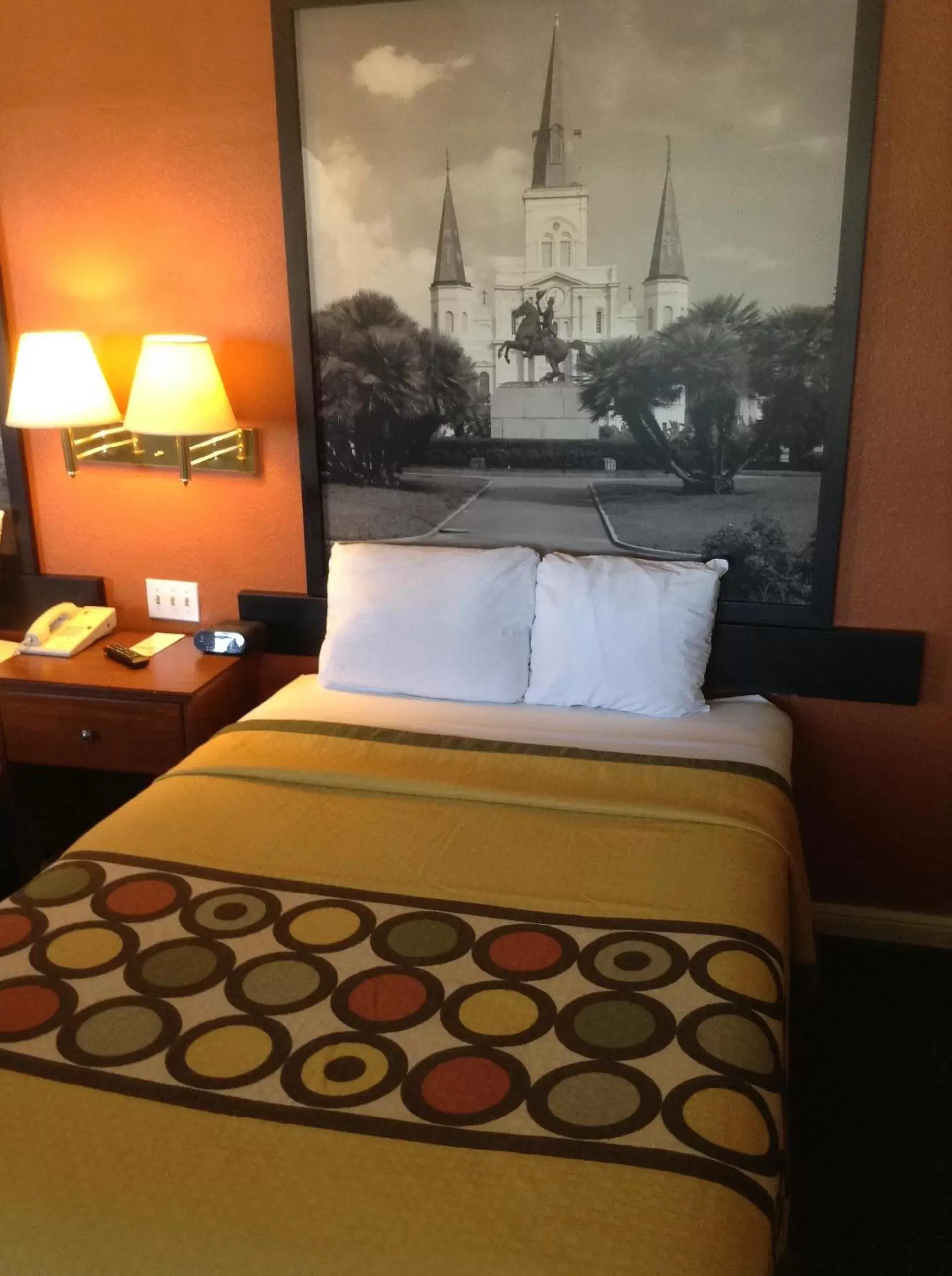 Bedroom, Bed in Super 8 by Wyndham New Orleans