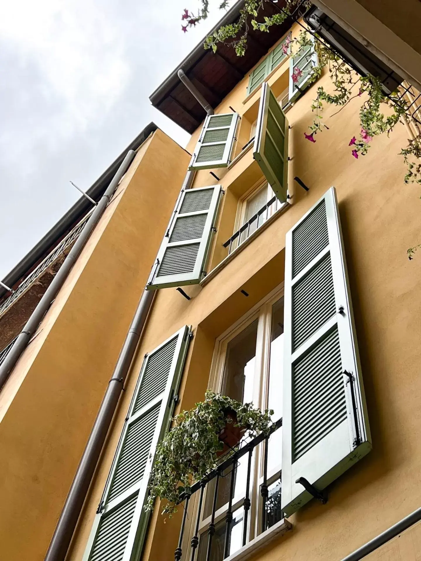 Inner courtyard view, Property Building in "Il Cantuccio di Gioia" B&B