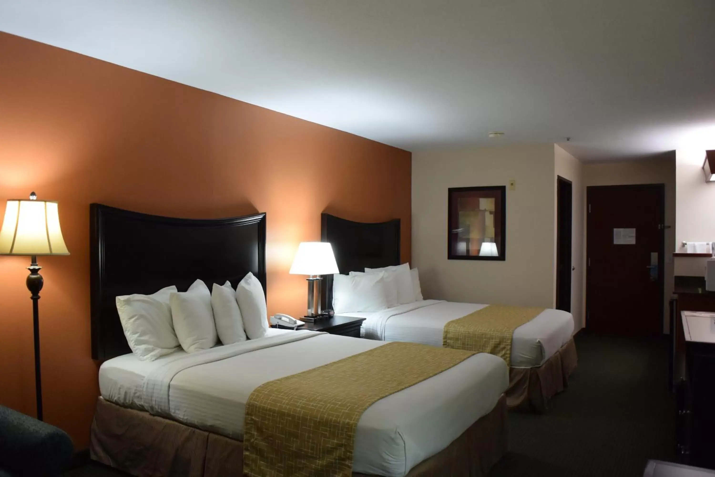 Photo of the whole room, Bed in Travelodge by Wyndham, Newberg