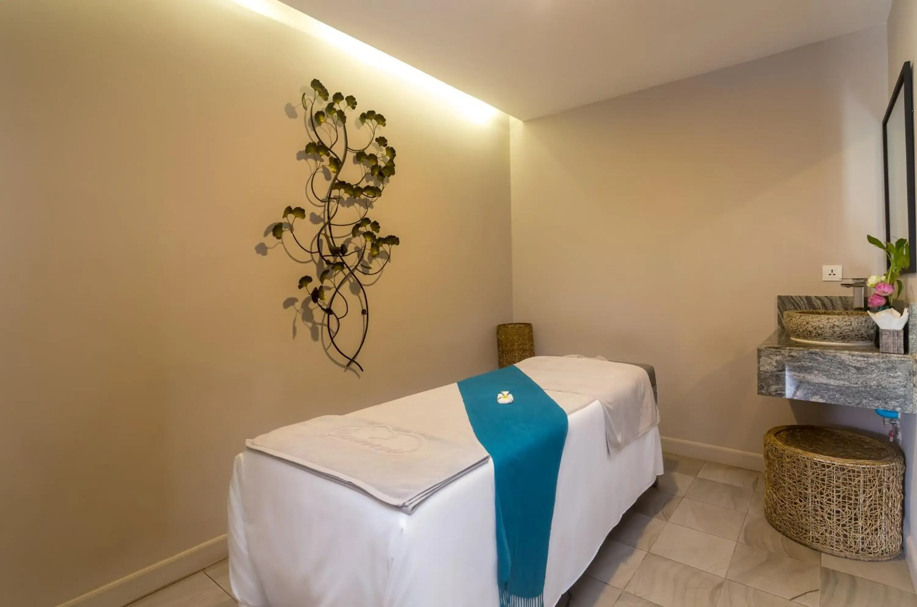 Spa and wellness centre/facilities, Bed in Damrei Angkor Hotel
