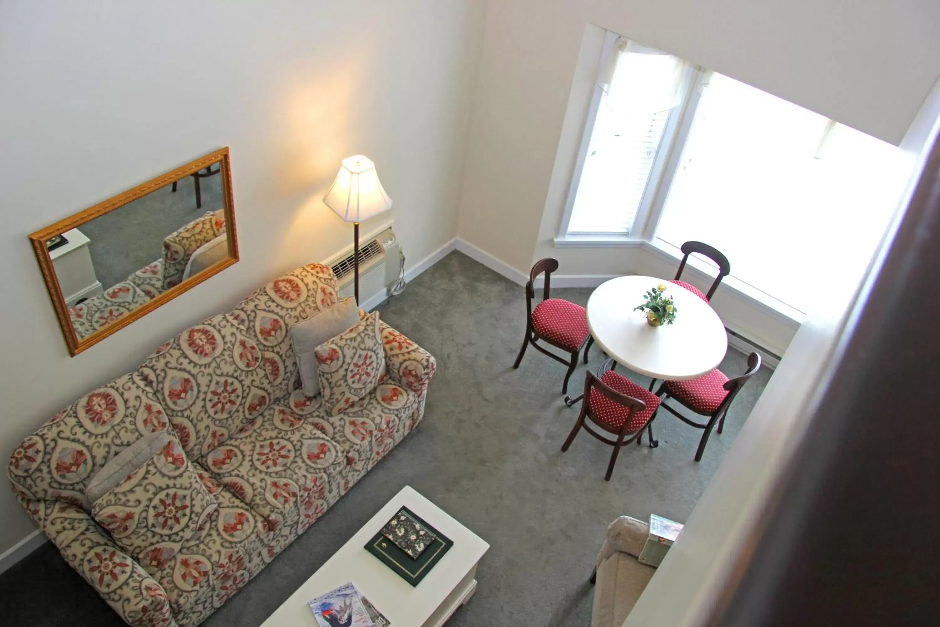 Living room, Seating Area in Eagle Harbor Inn