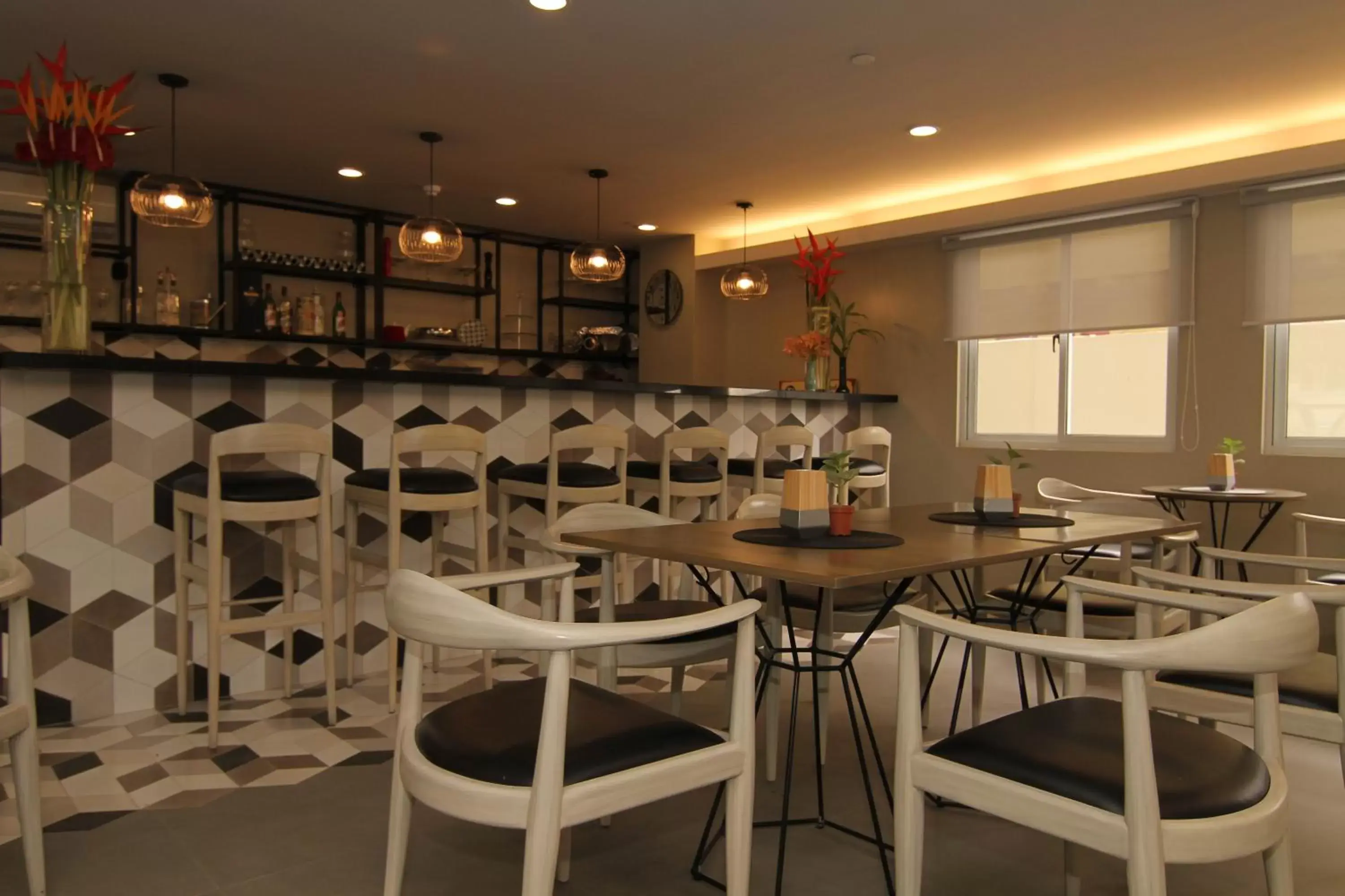 Restaurant/Places to Eat in Cebu Hotel Plus