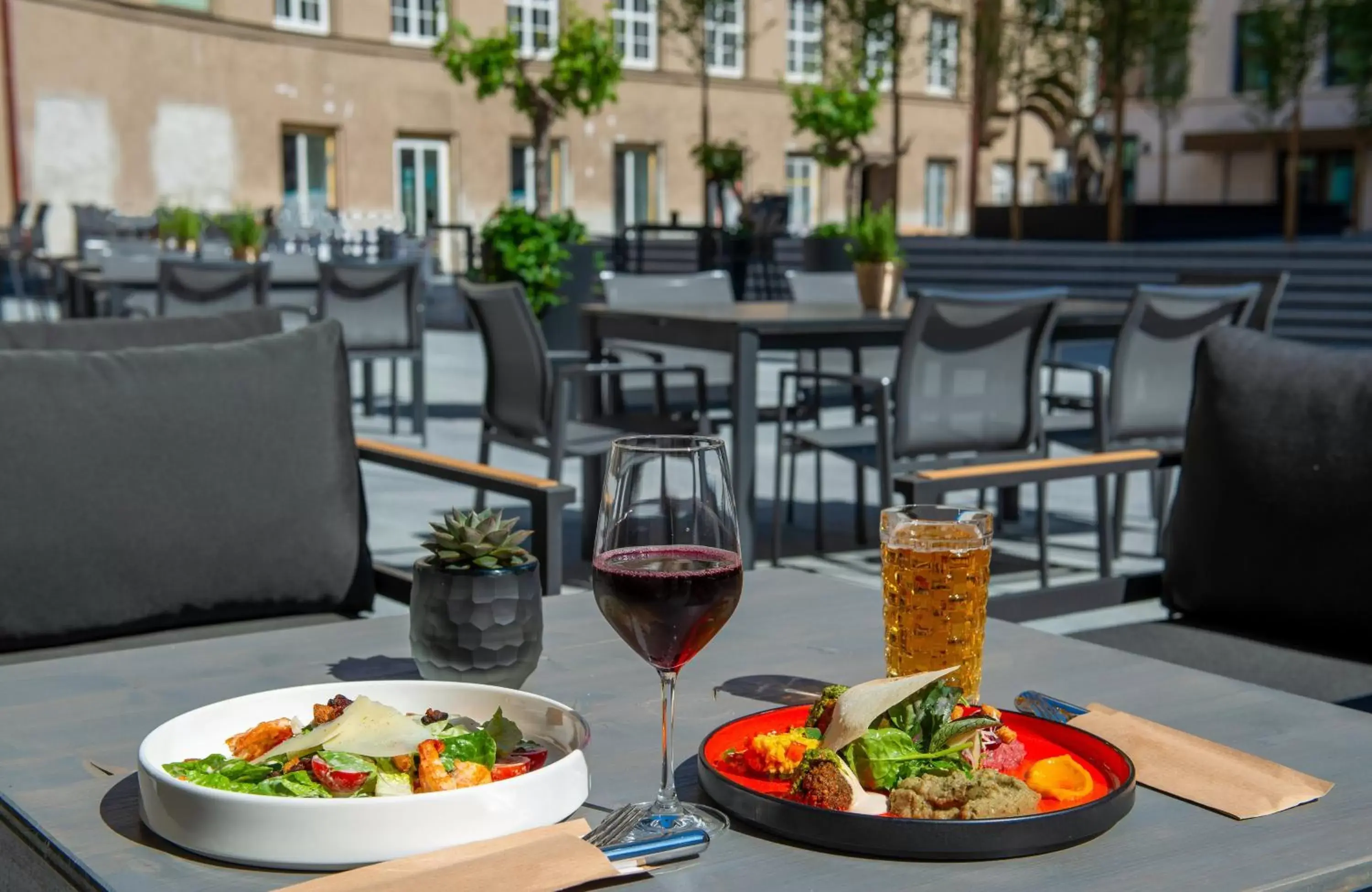 Balcony/Terrace in Leonardo Royal Hotel Nürnberg