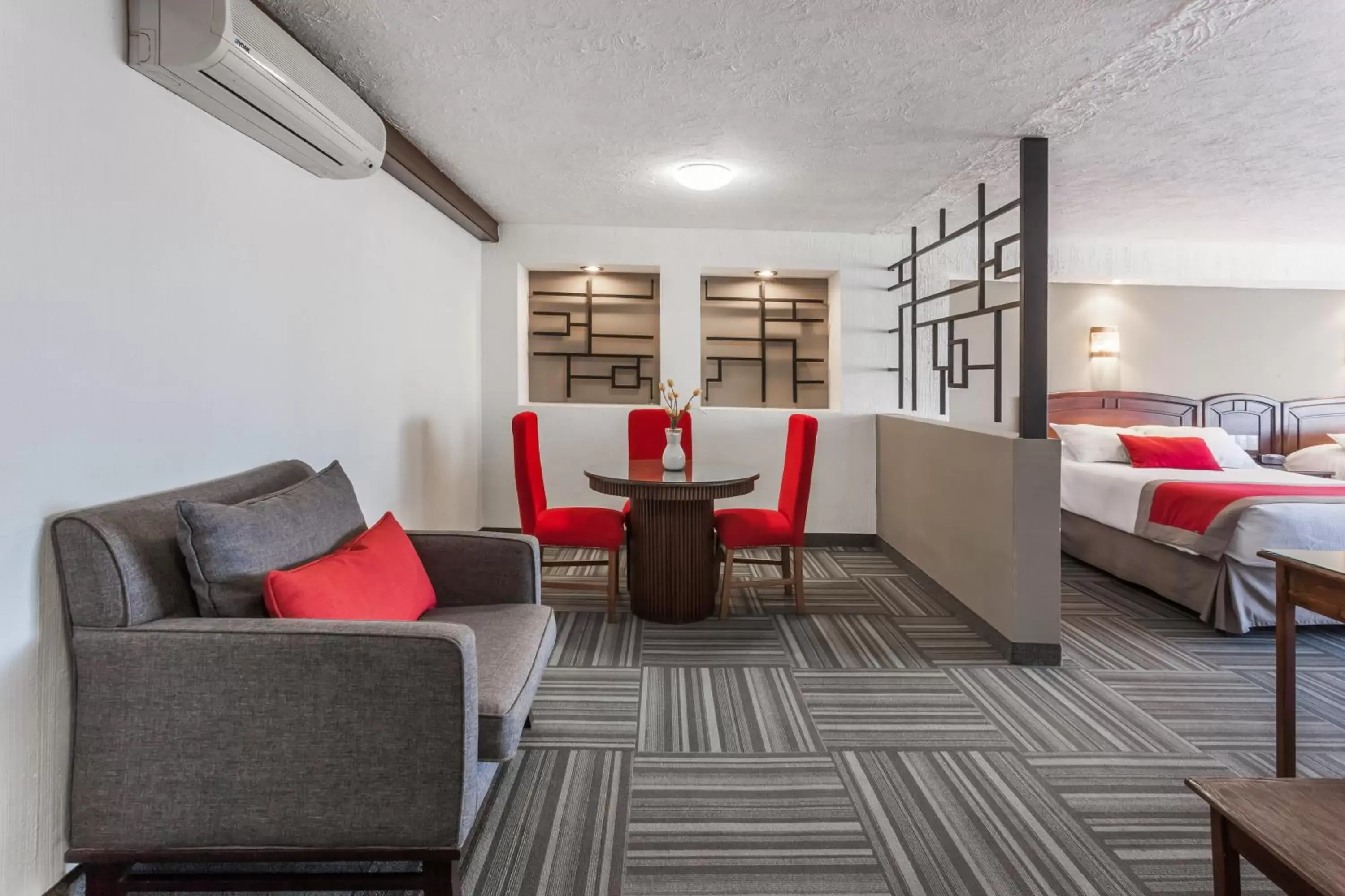 Balcony/Terrace, Seating Area in Ramada Plaza by Wyndham Leon