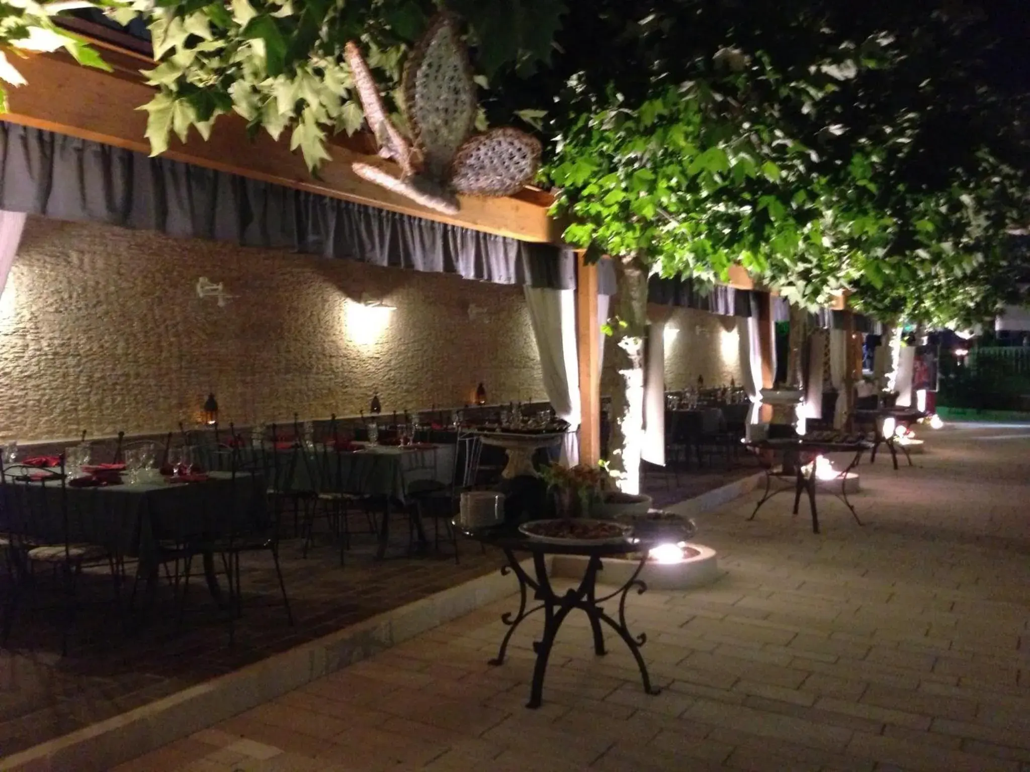 Garden, Restaurant/Places to Eat in Hotel Parco Delle Rose