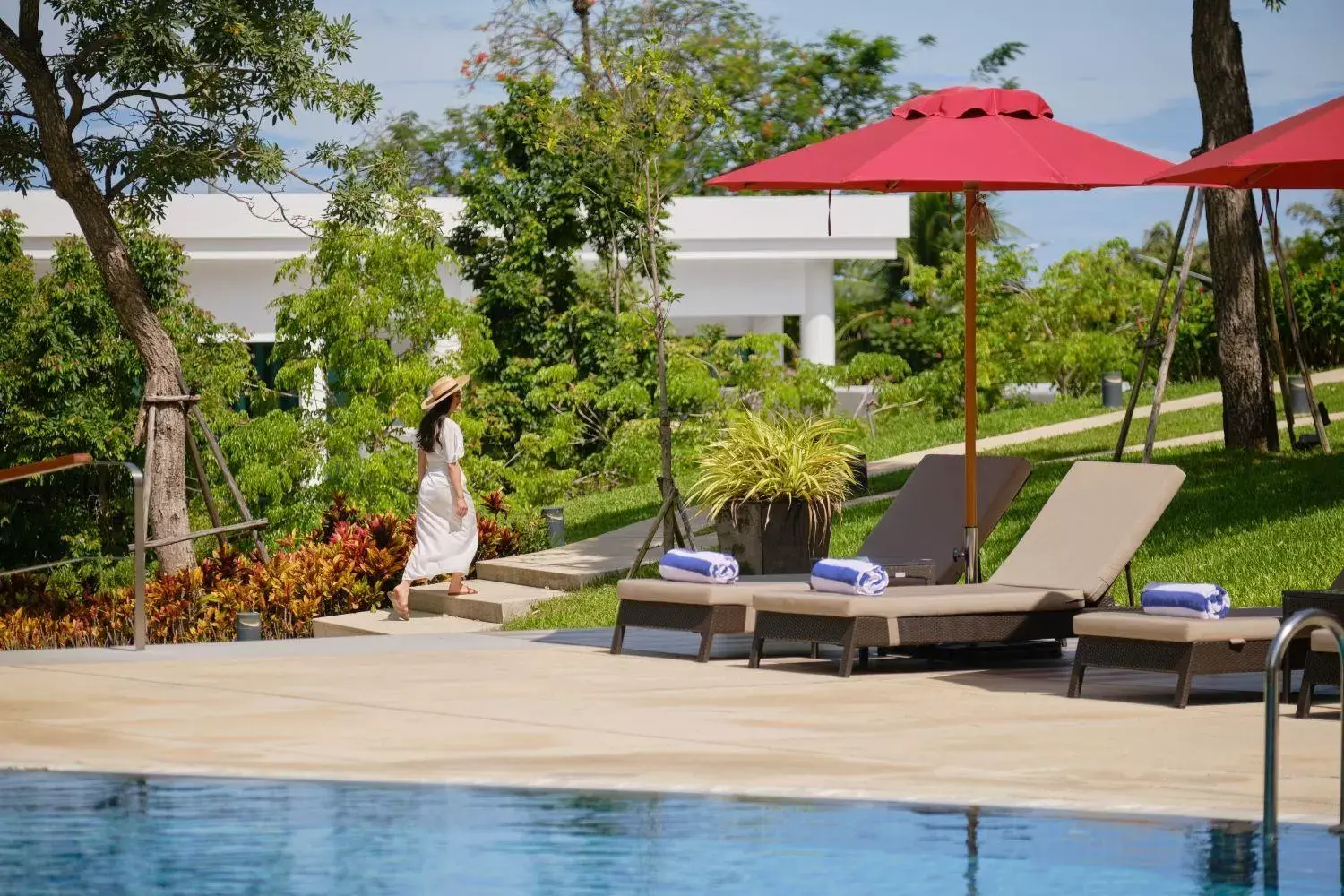 Seating area, Swimming Pool in Amari Pattaya