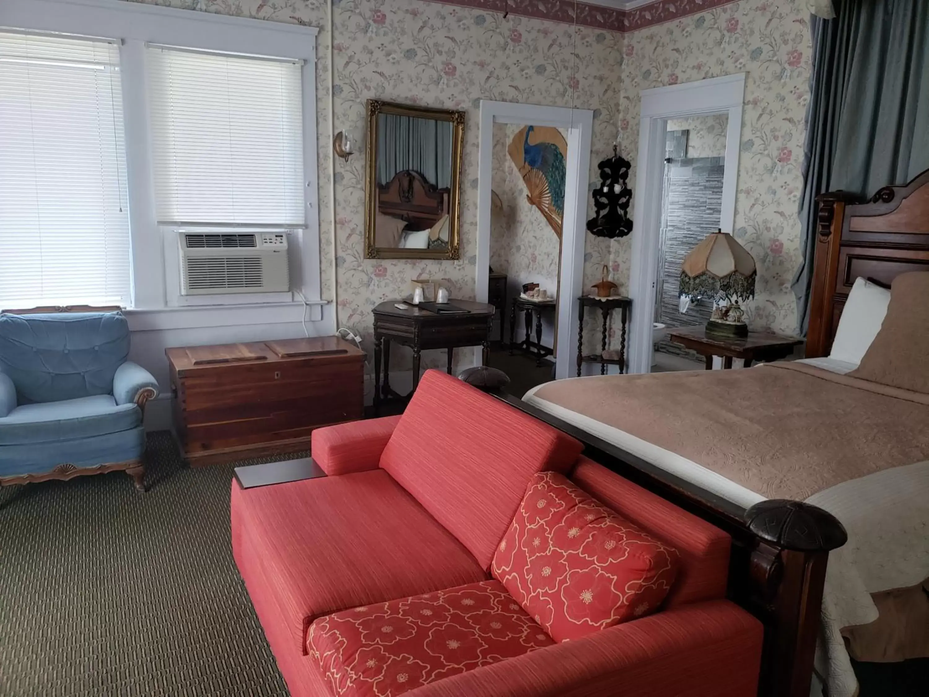 Bed, Seating Area in Topaz Motel - Flagler Beach