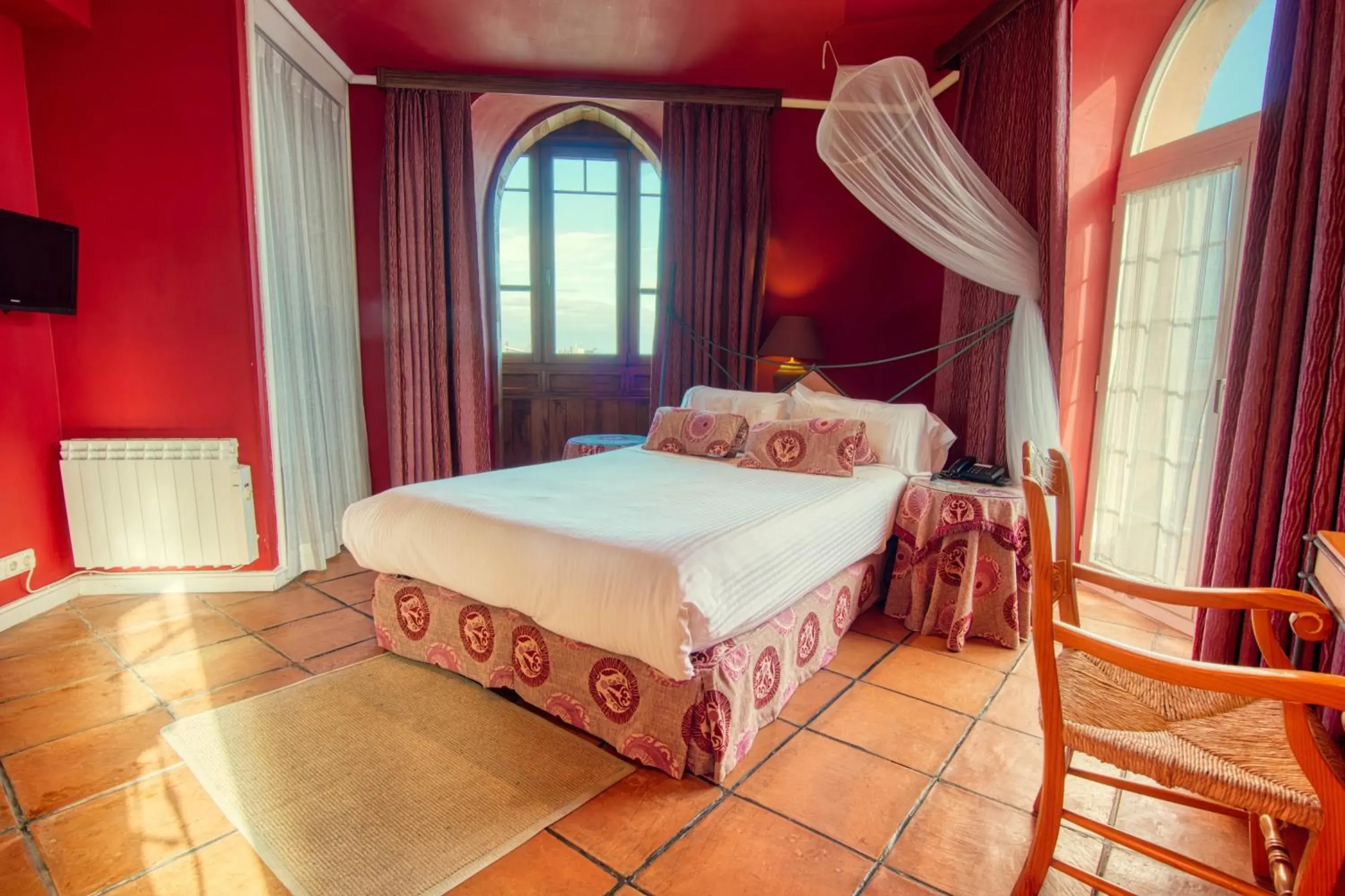 Bedroom, Bed in Hotel El Castillo de Los Locos